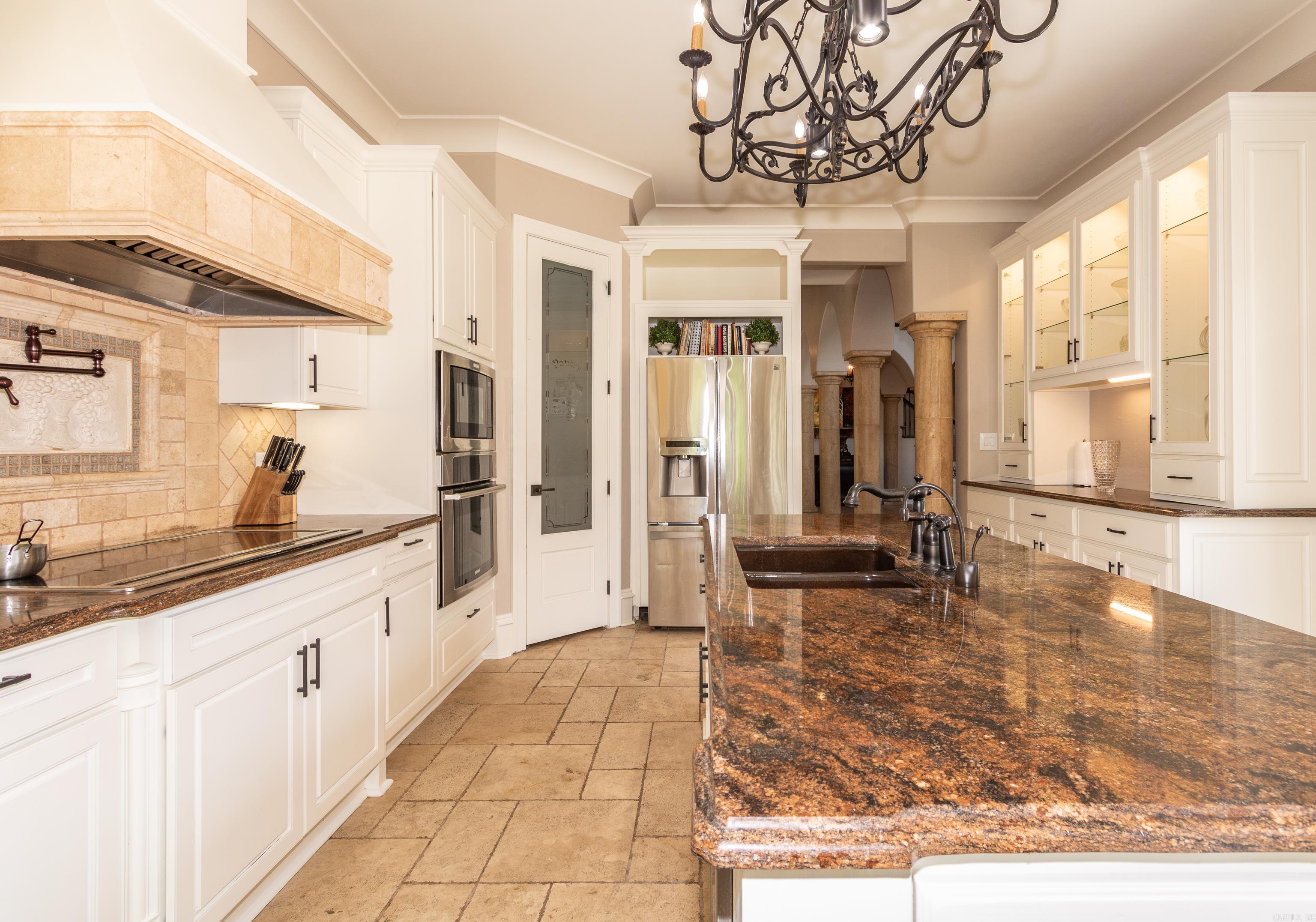11 La Scala Court Property Photo 23