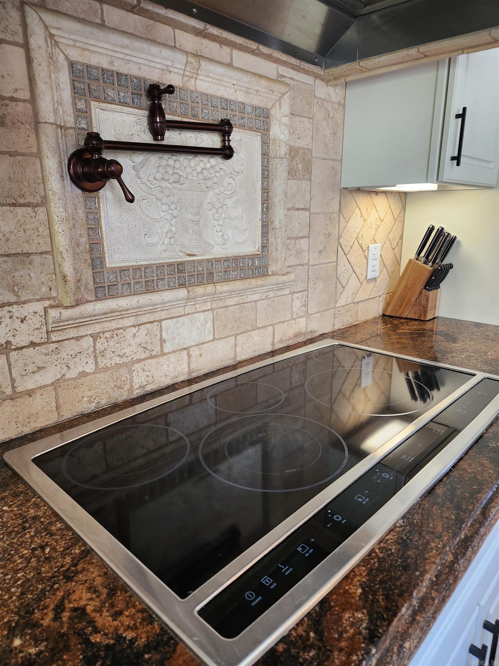 11 La Scala Court Property Photo 25