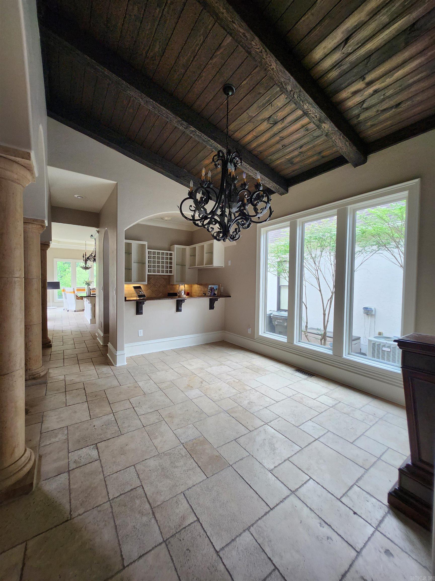 11 La Scala Court Property Photo 28
