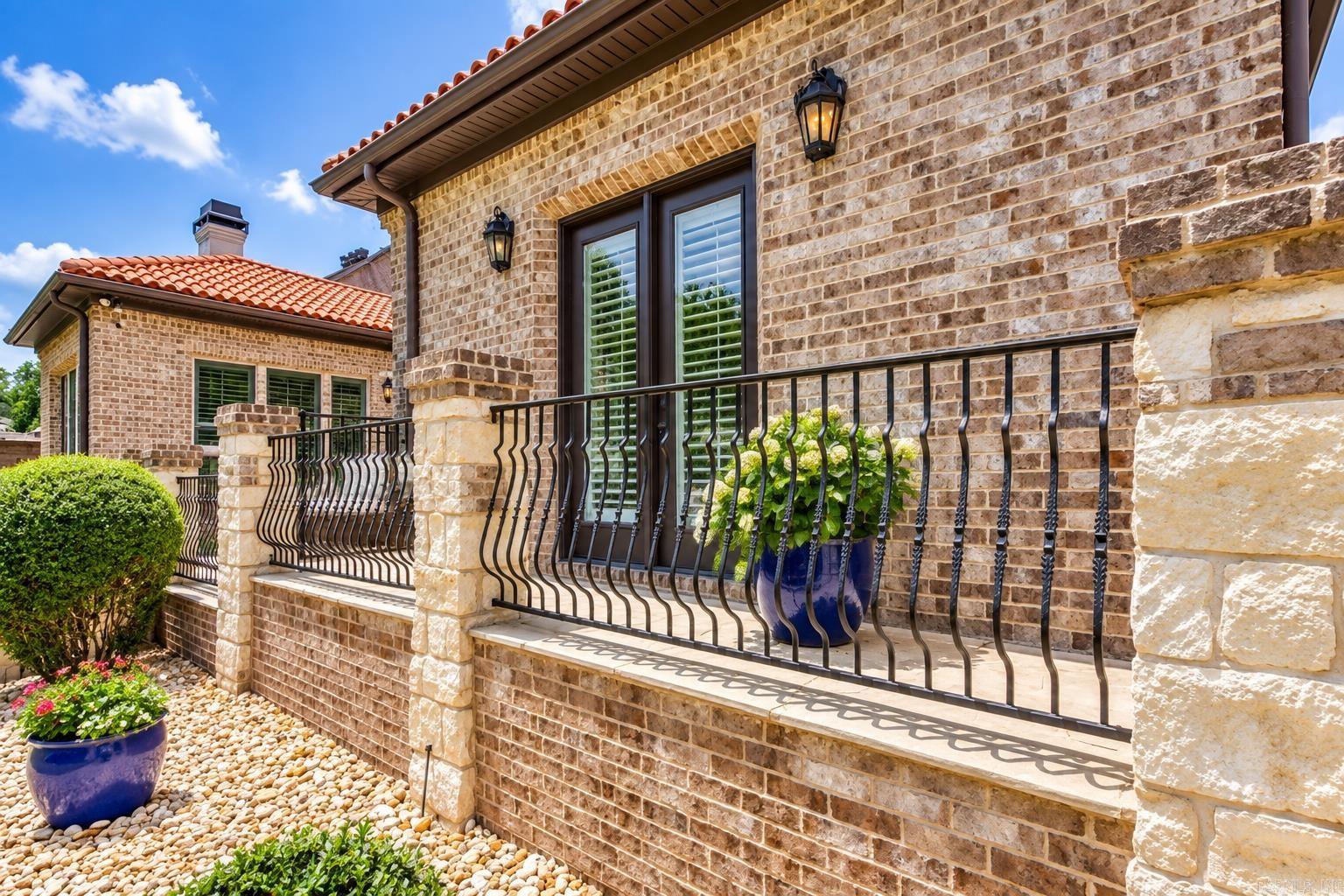 11 La Scala Court Property Photo 37