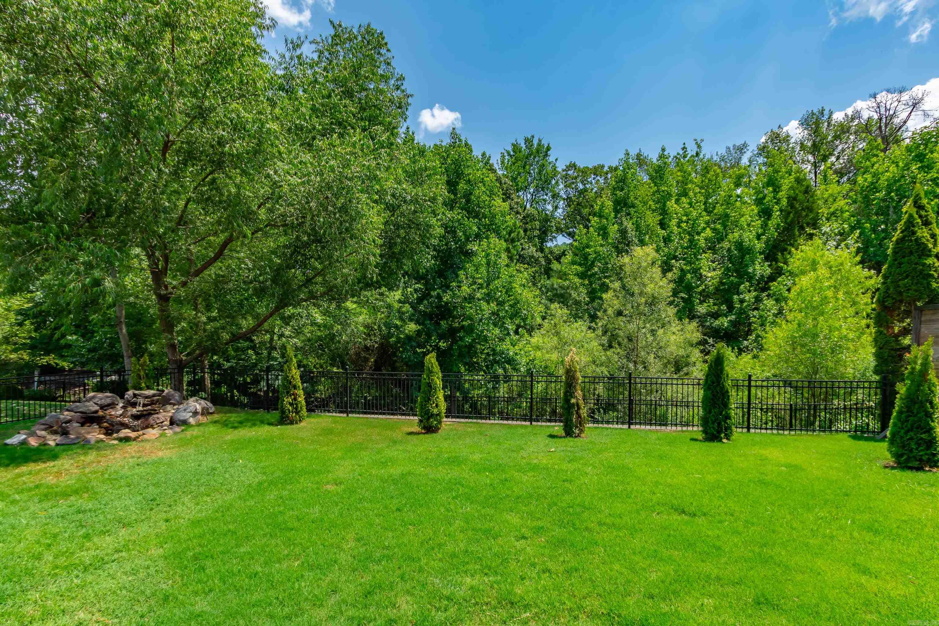 11 La Scala Court Property Photo 45