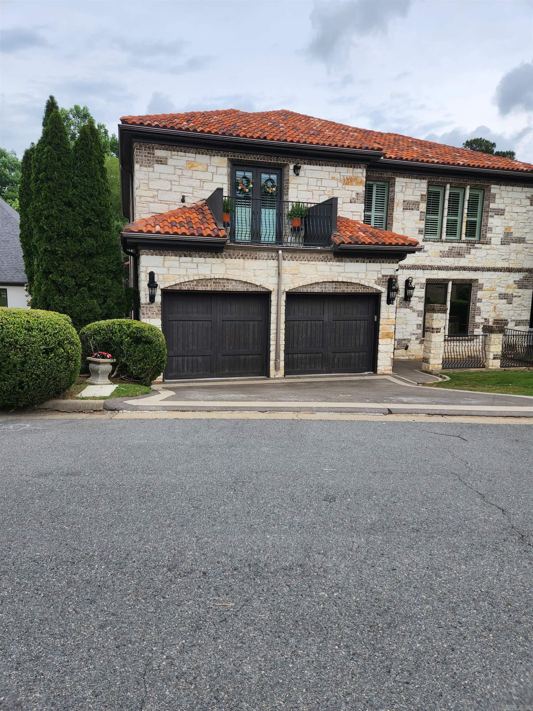 11 La Scala Court Property Photo 46