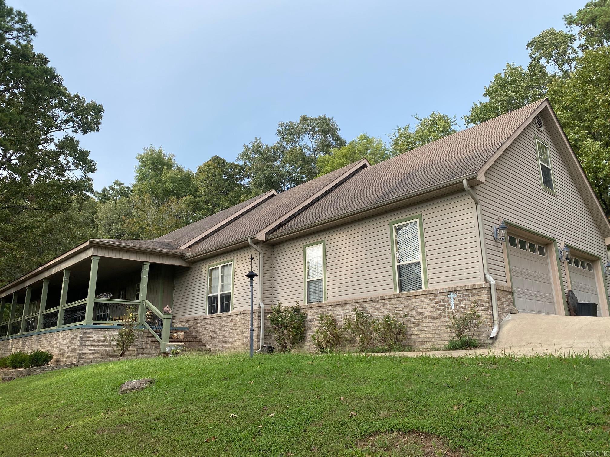 6 Maplewood West Property Photo 1