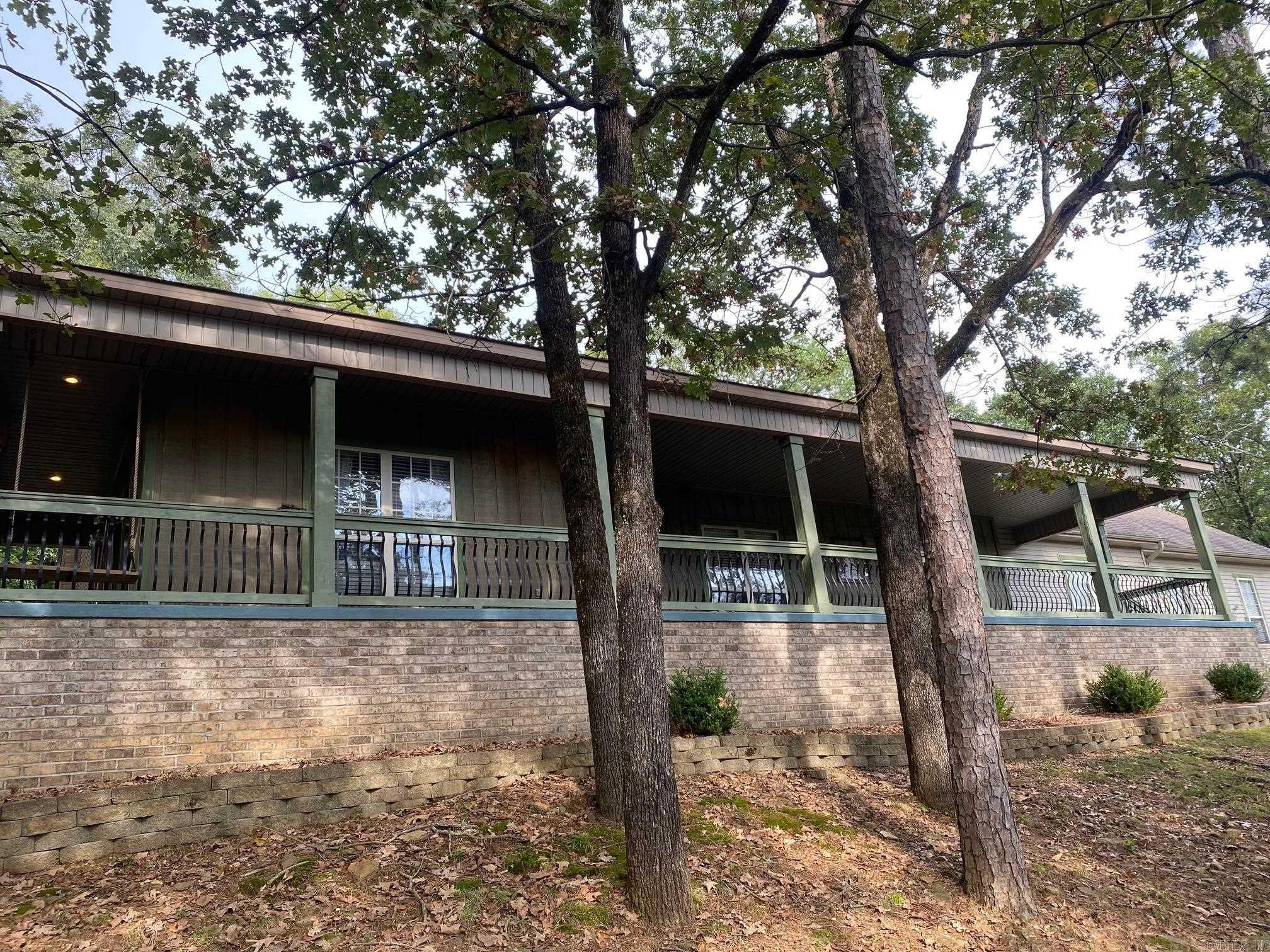6 Maplewood West Property Photo 3