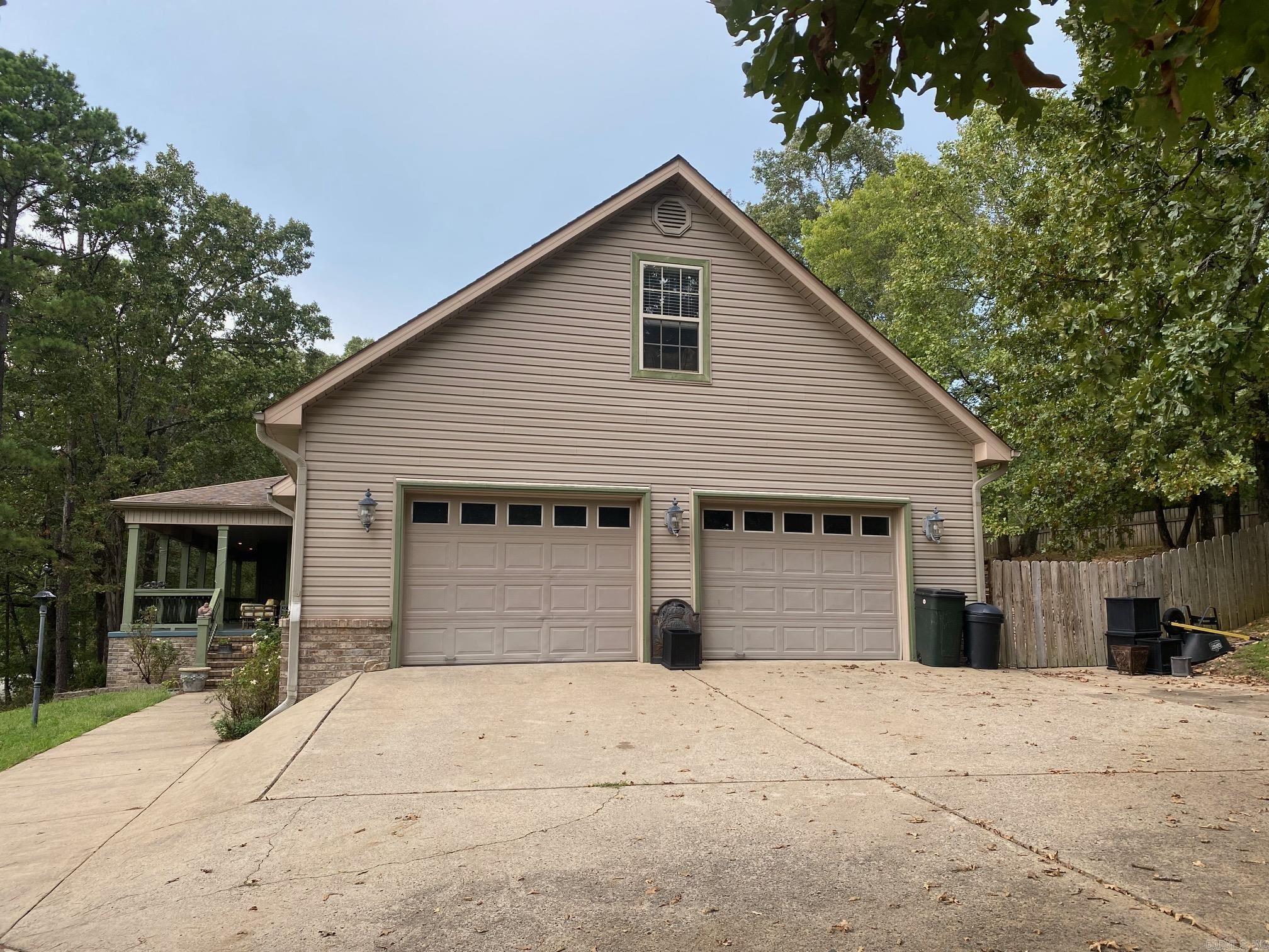 6 Maplewood West Property Photo 6