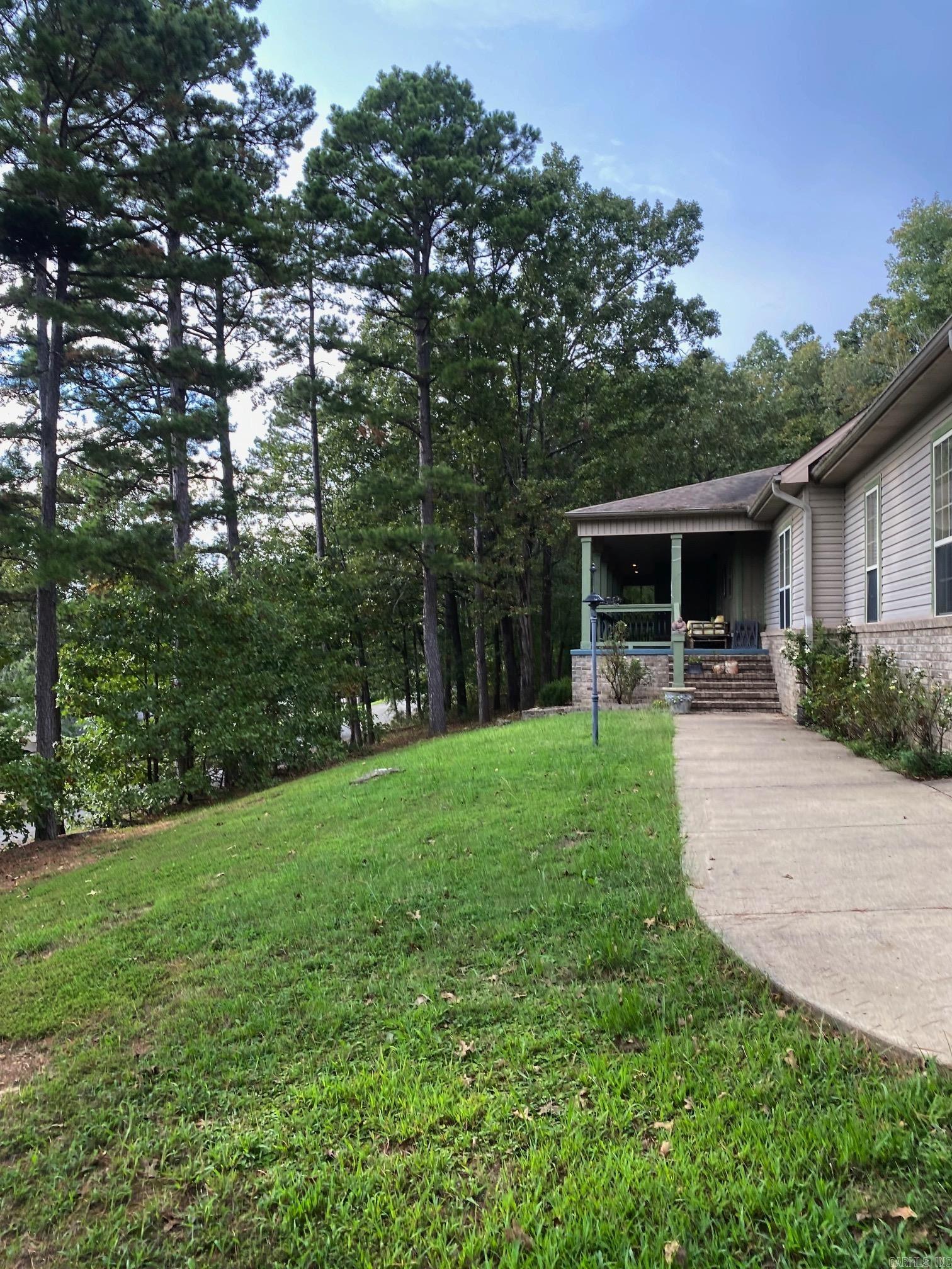 6 Maplewood West Property Photo 8