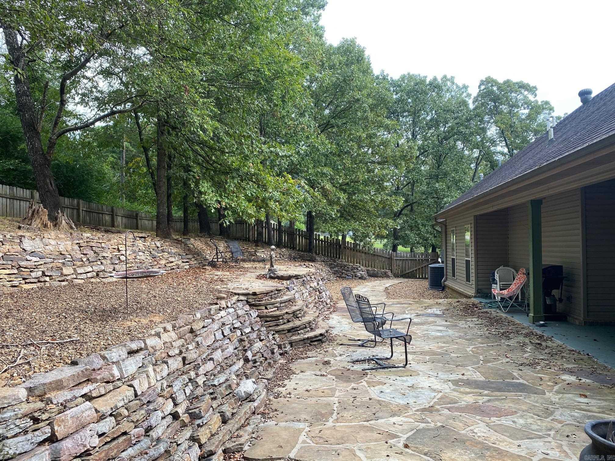 6 Maplewood West Property Photo 11