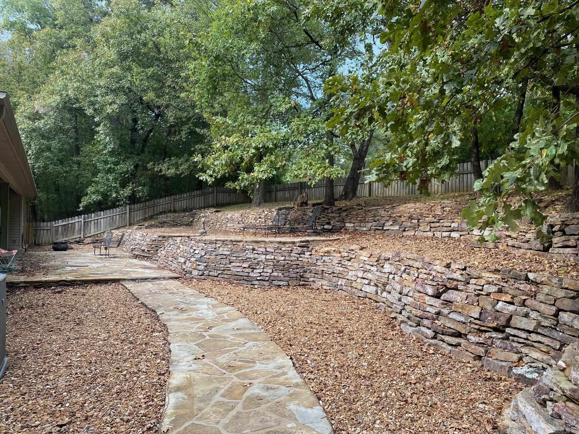 6 Maplewood West Property Photo 13