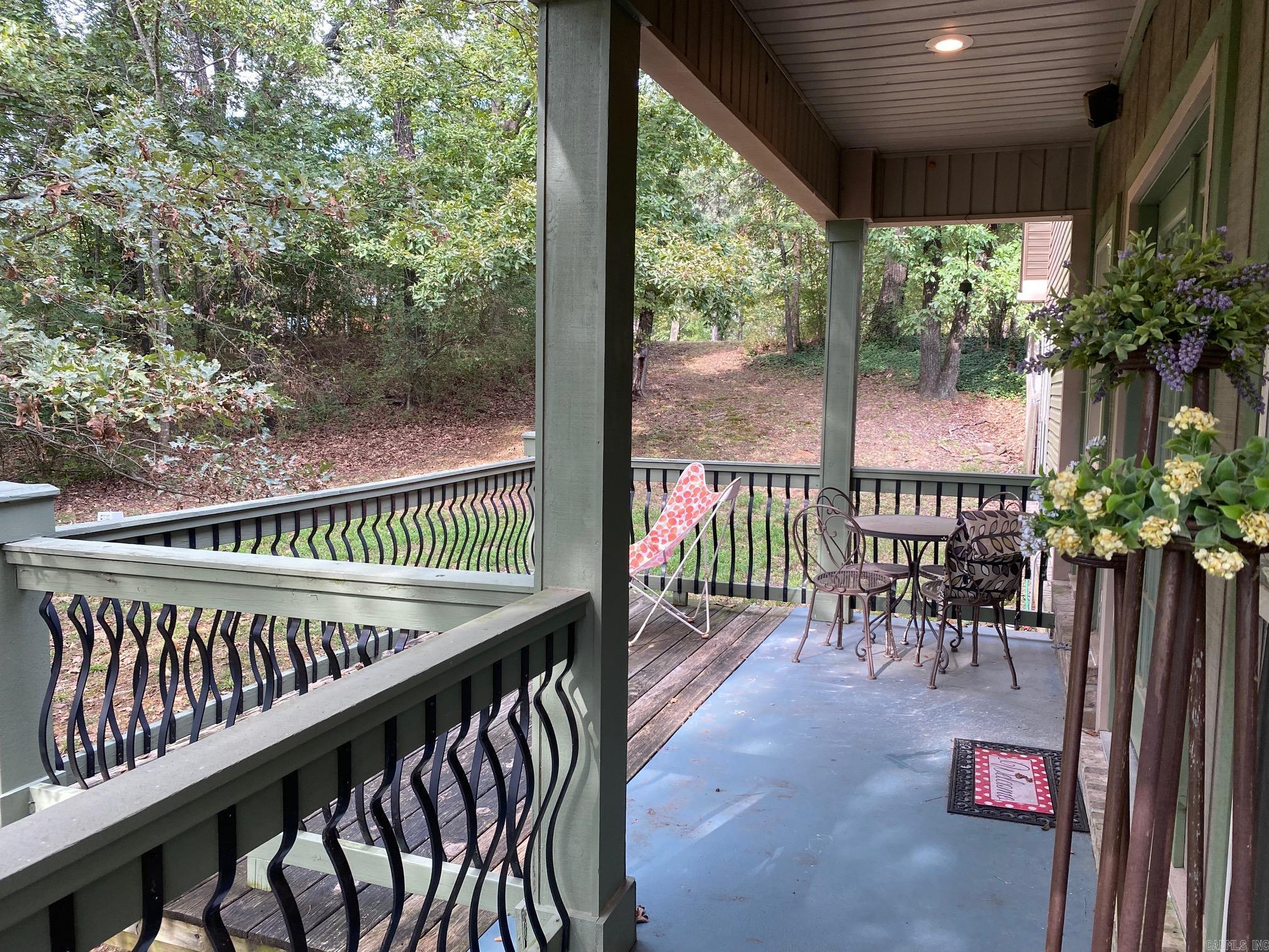6 Maplewood West Property Photo 17