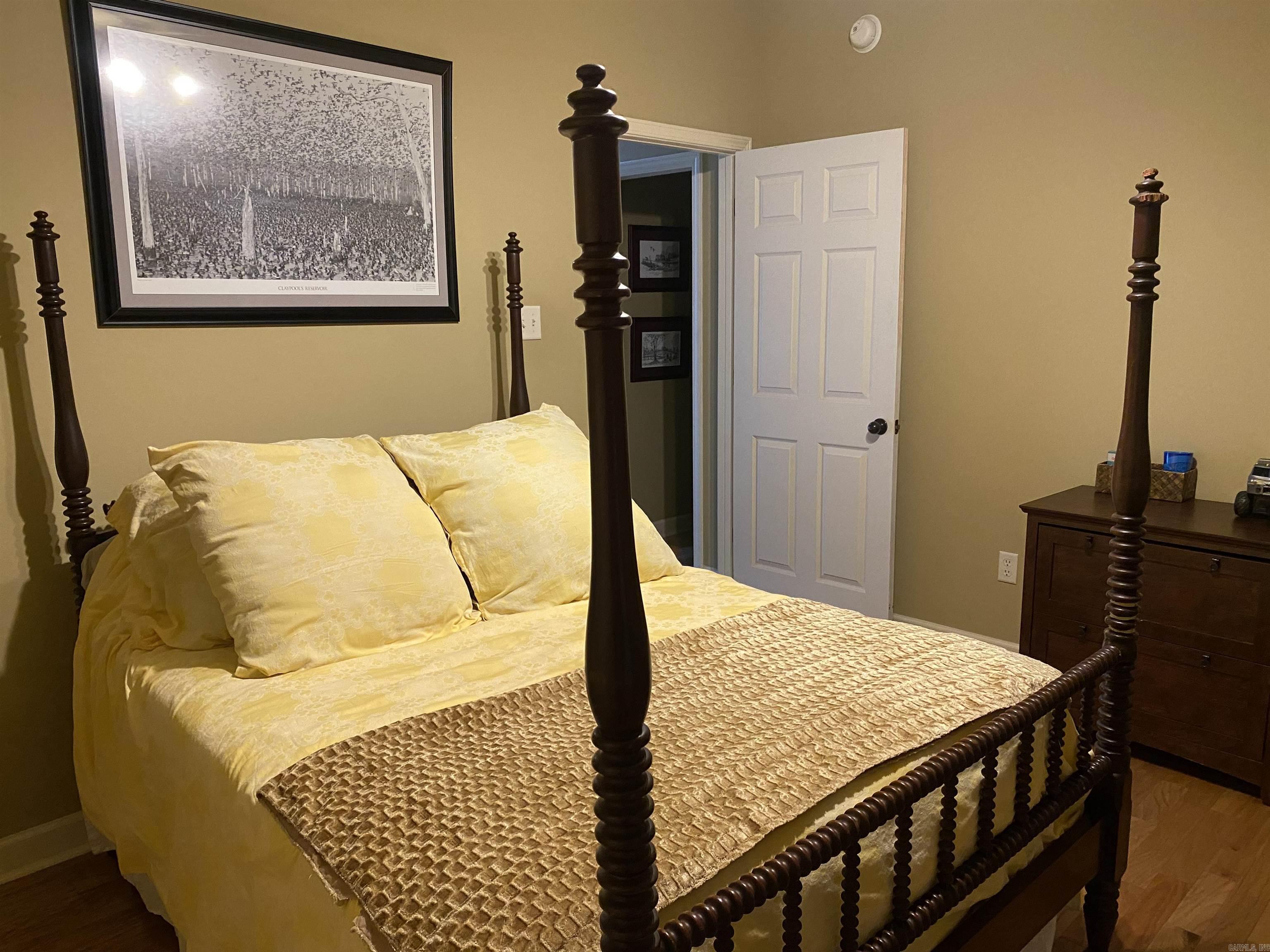 6 Maplewood West Property Photo 37