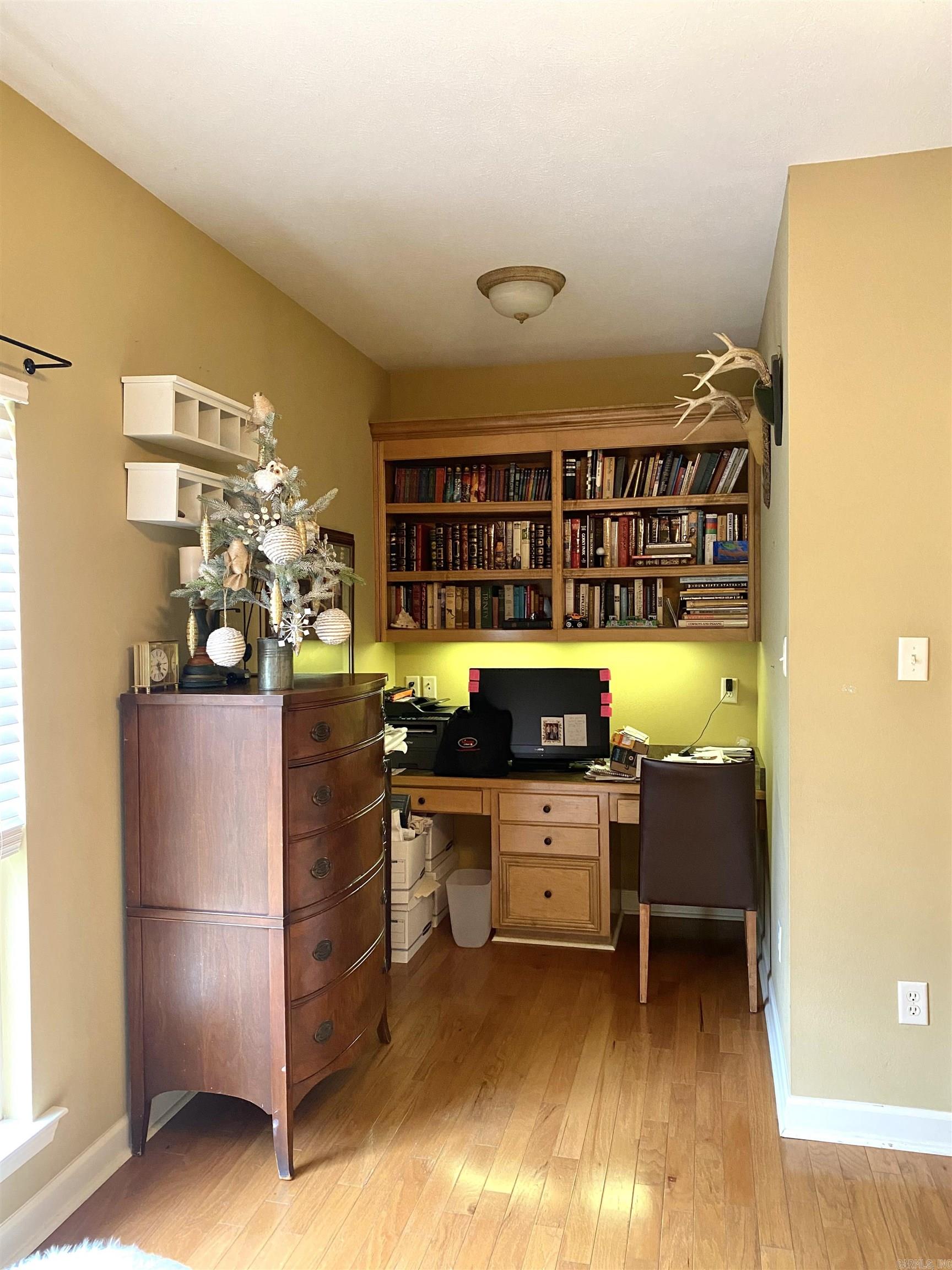 6 Maplewood West Property Photo 38