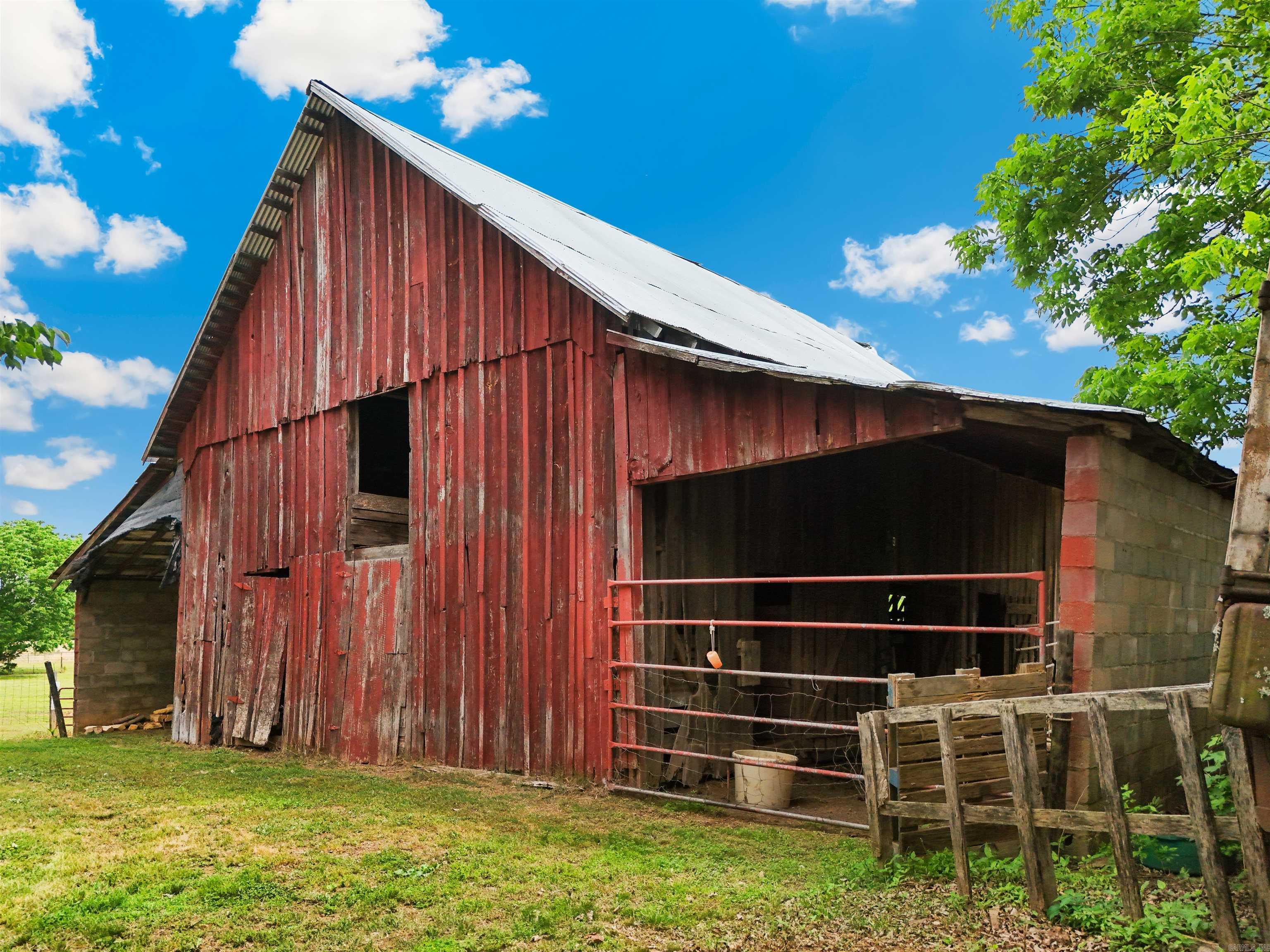 1402 36 Highway Property Photo 5
