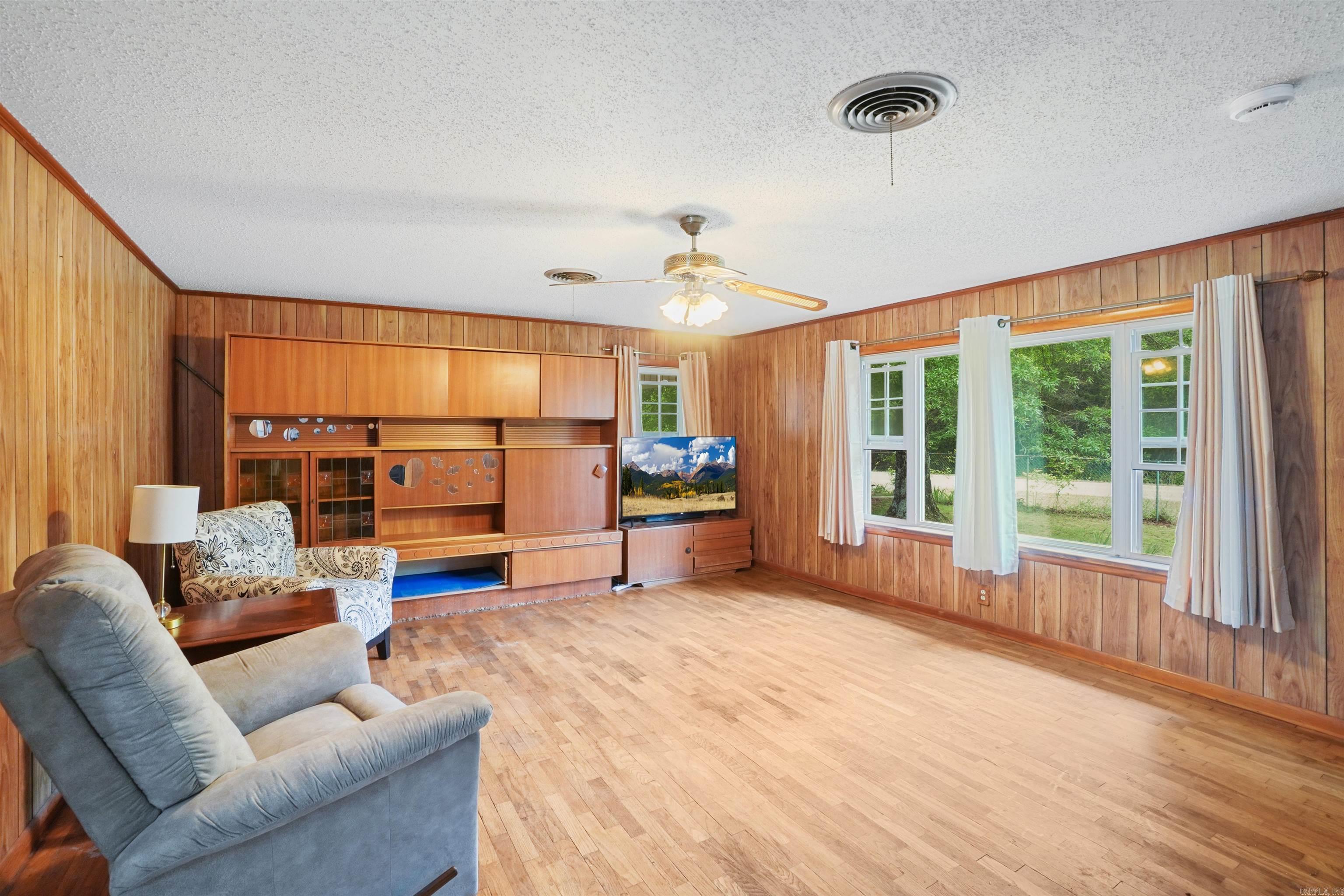 1402 36 Highway Property Photo 13
