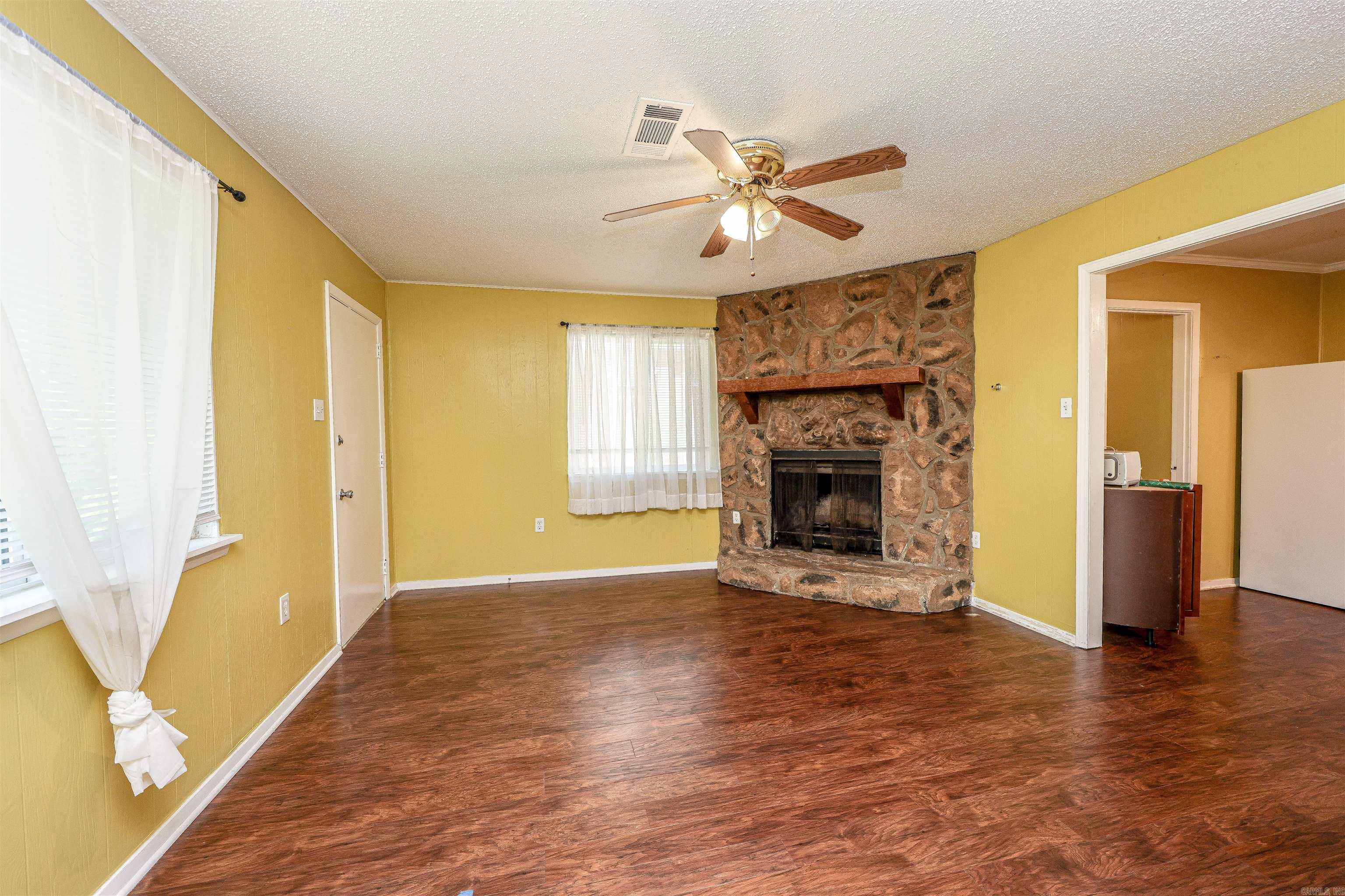 5020 Lynn Lane Property Photo 10