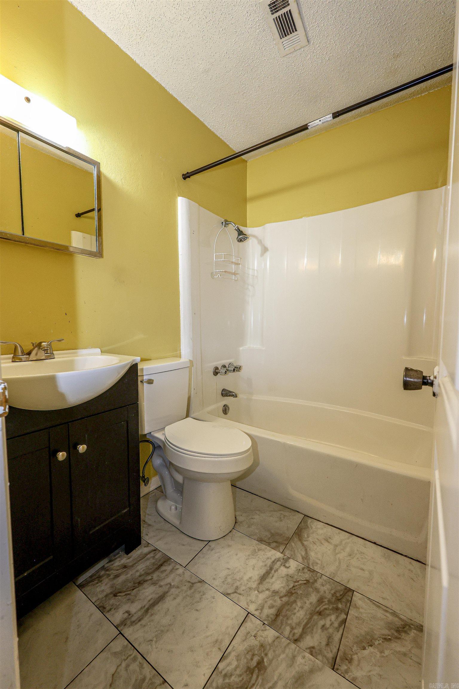 5020 Lynn Lane Property Photo 12