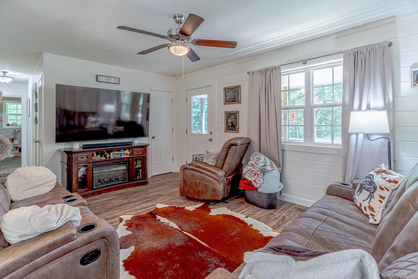 407 Dove Ln Property Photo 11