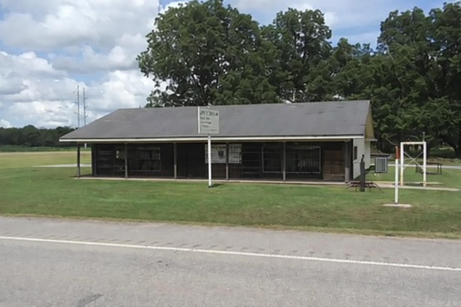 3040 N 65 Highway