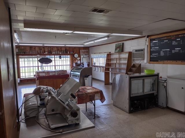 3040 N 65 Highway Property Photo 8