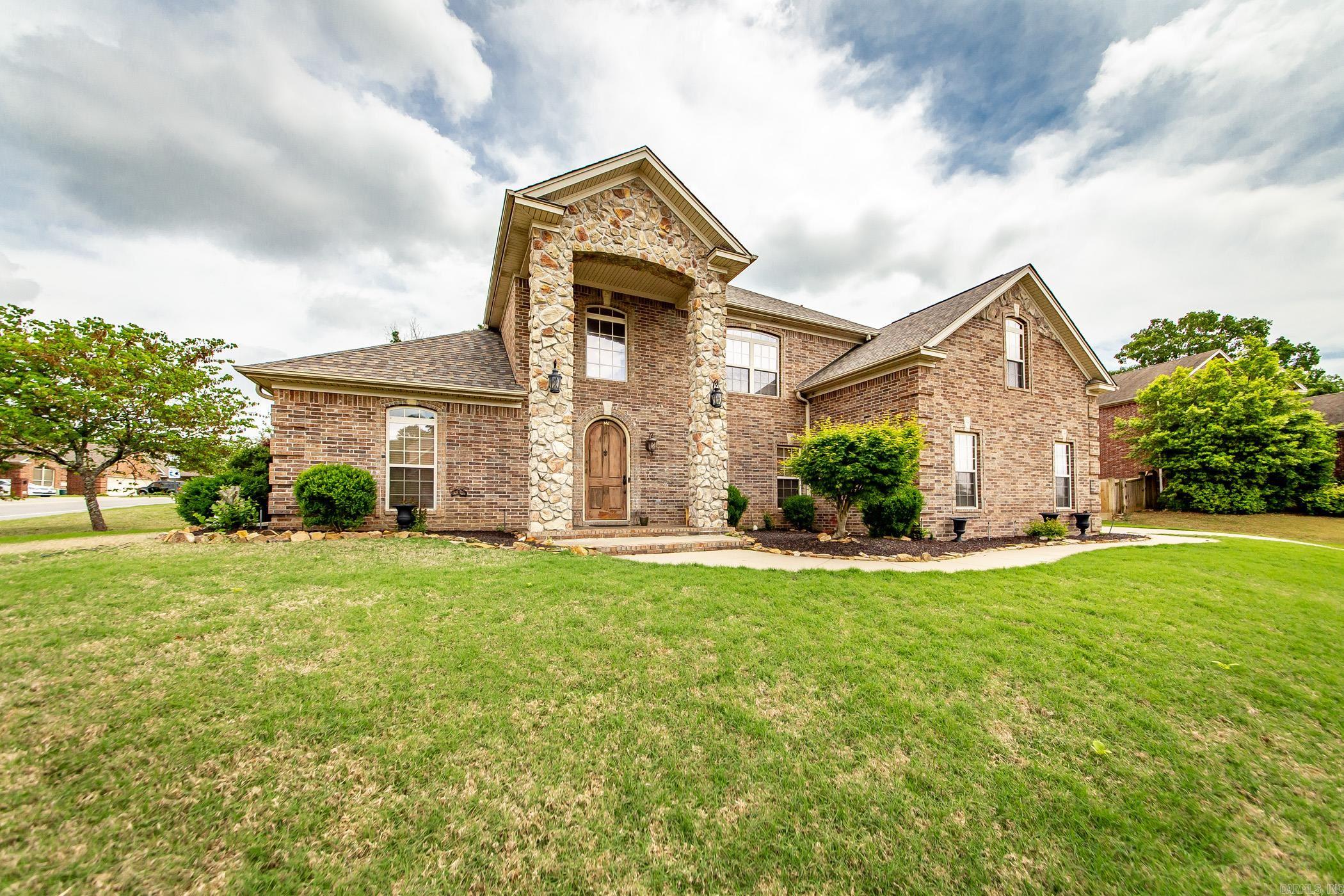 1916 Oakbrook Drive