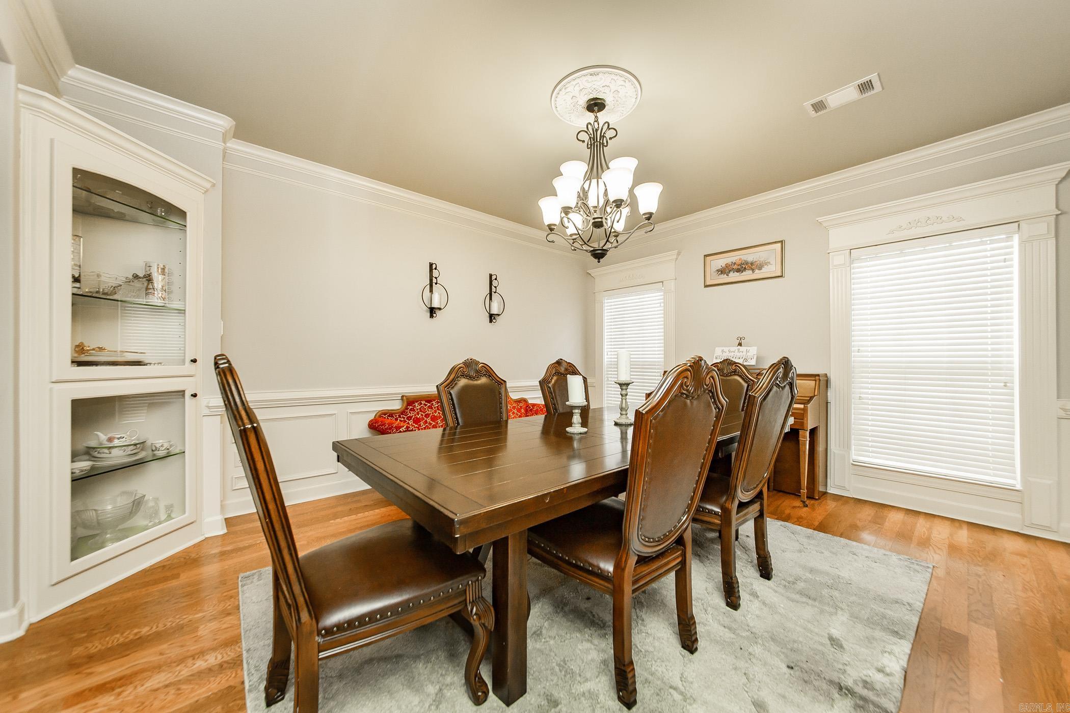 1916 Oakbrook Drive Property Photo 6
