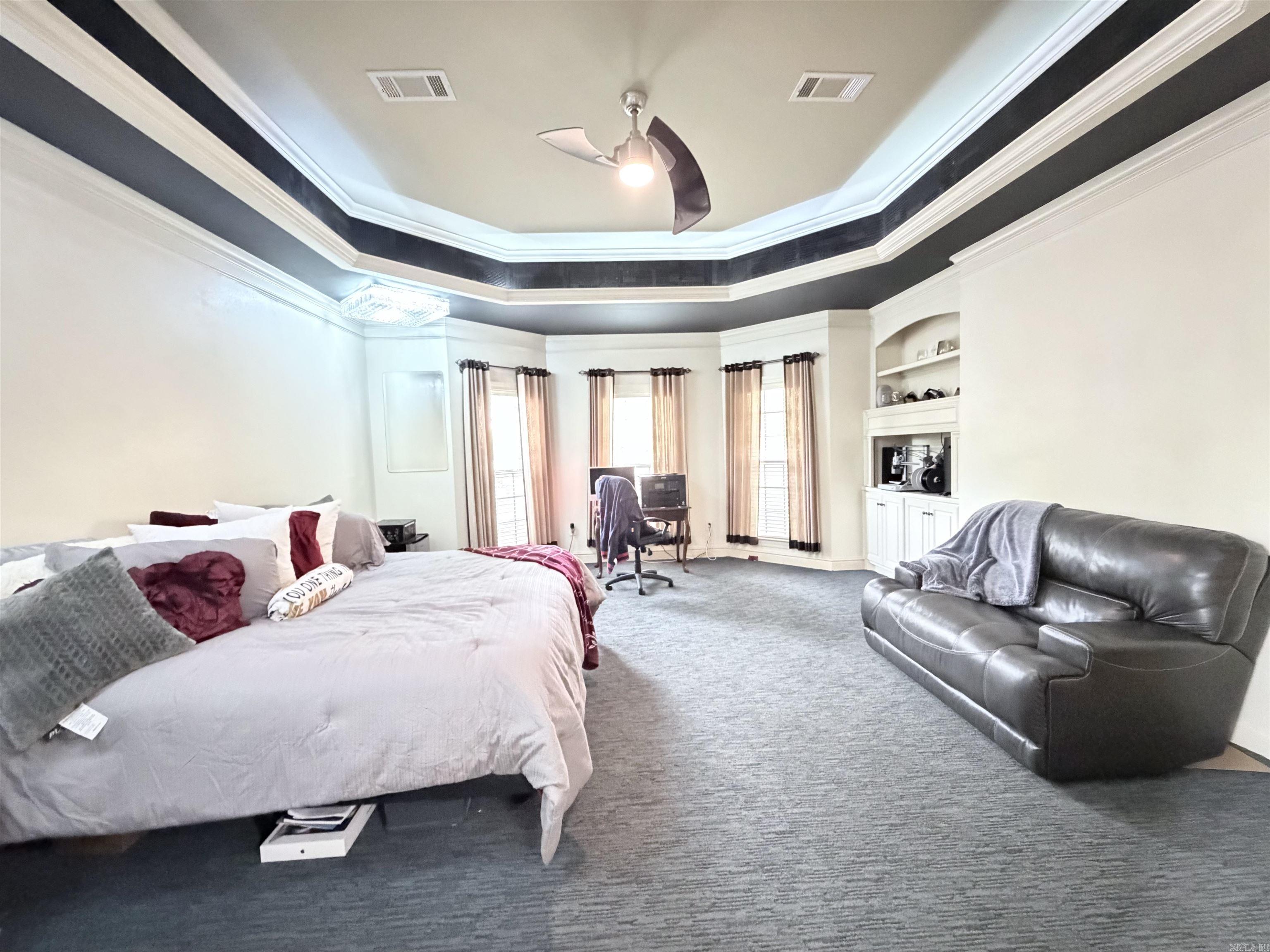 1916 Oakbrook Drive Property Photo 8