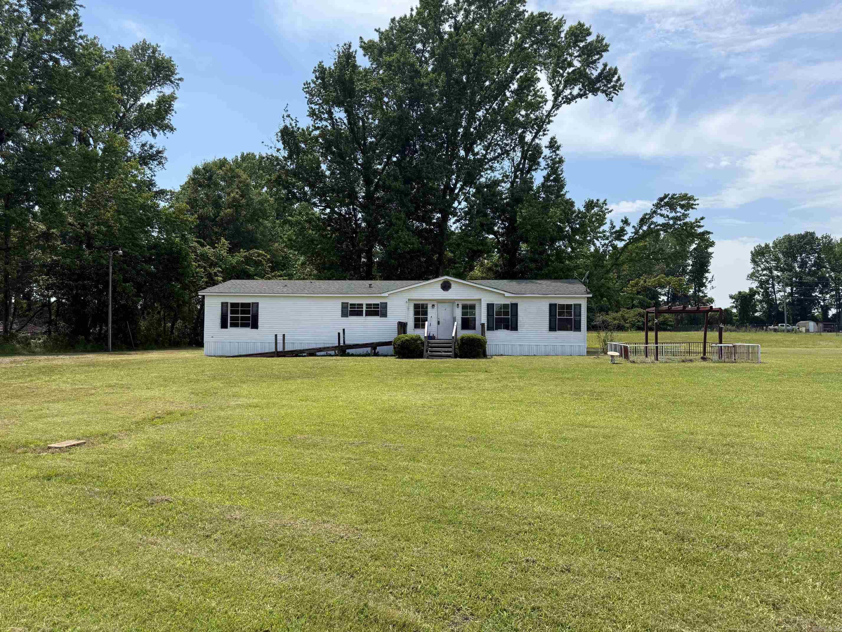 344 Mcfadden Road Property Photo 2
