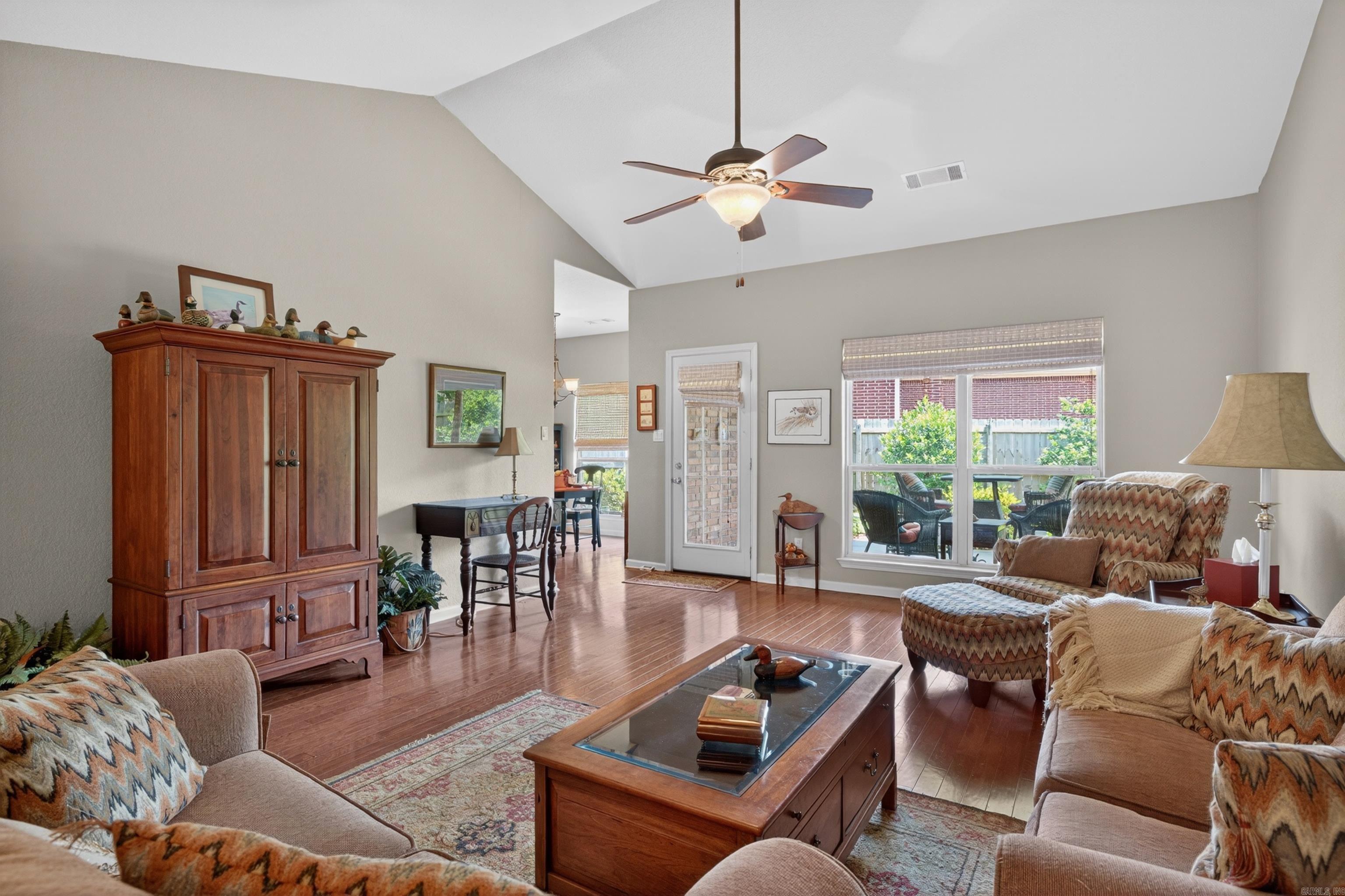 114 Sand Pebble Property Photo 4