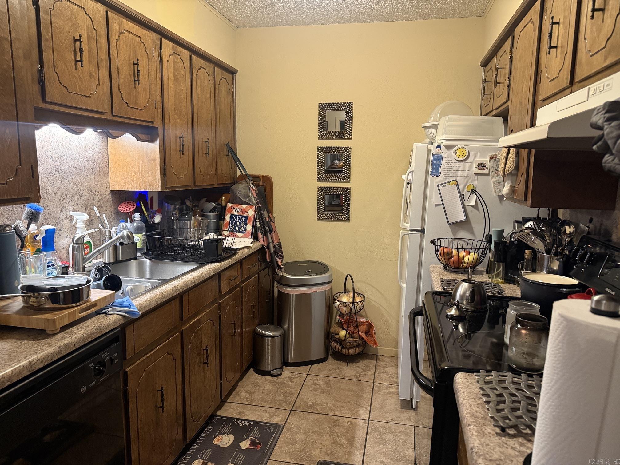 8403 E Woodview Drive Property Photo 4