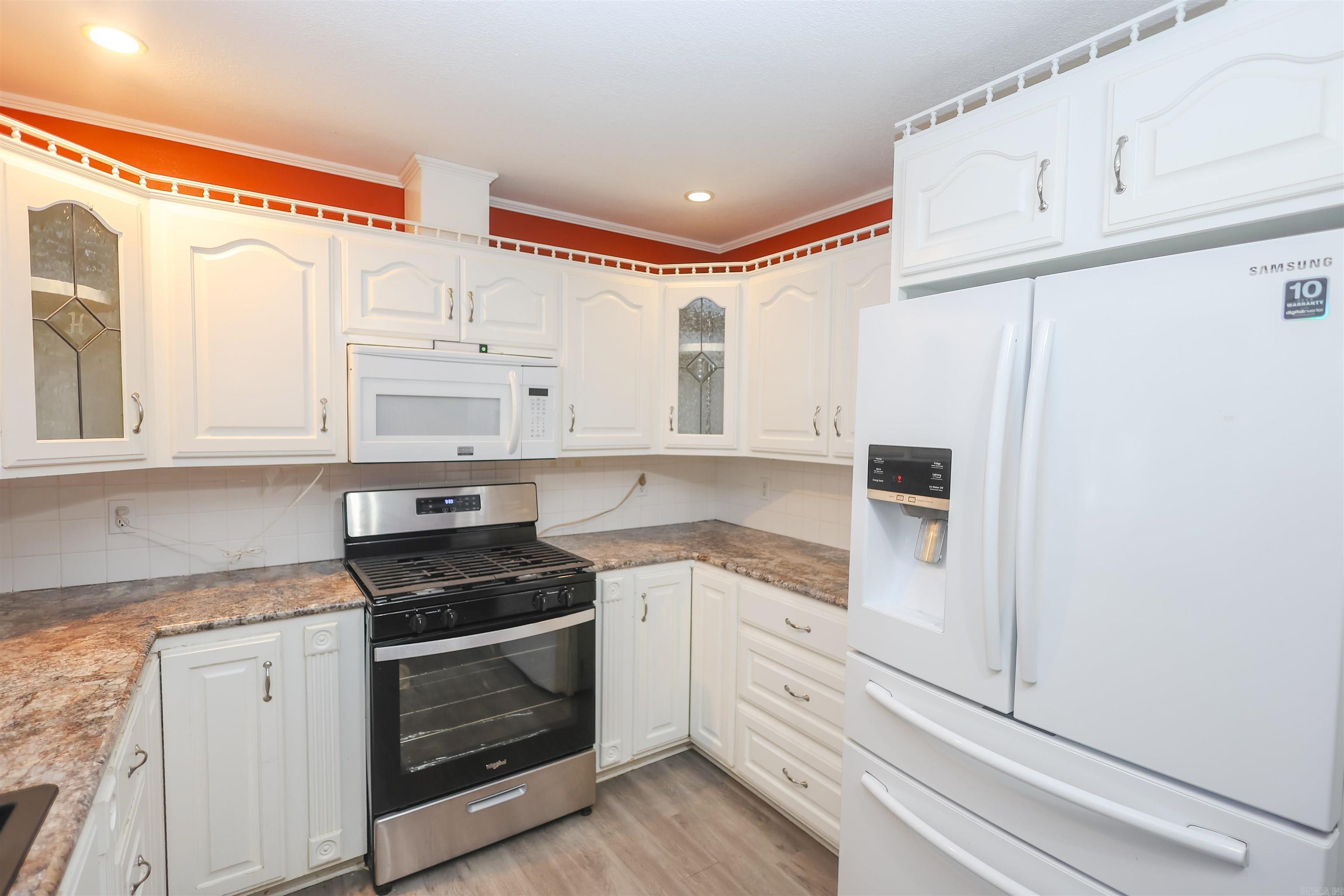 221 Perry Street Property Photo 6