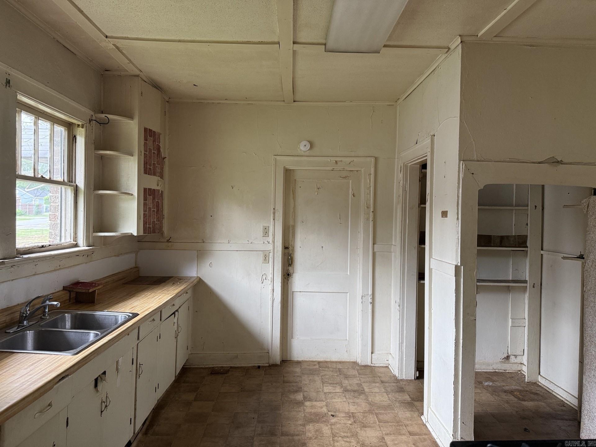 2315 Brown Street Property Photo 8