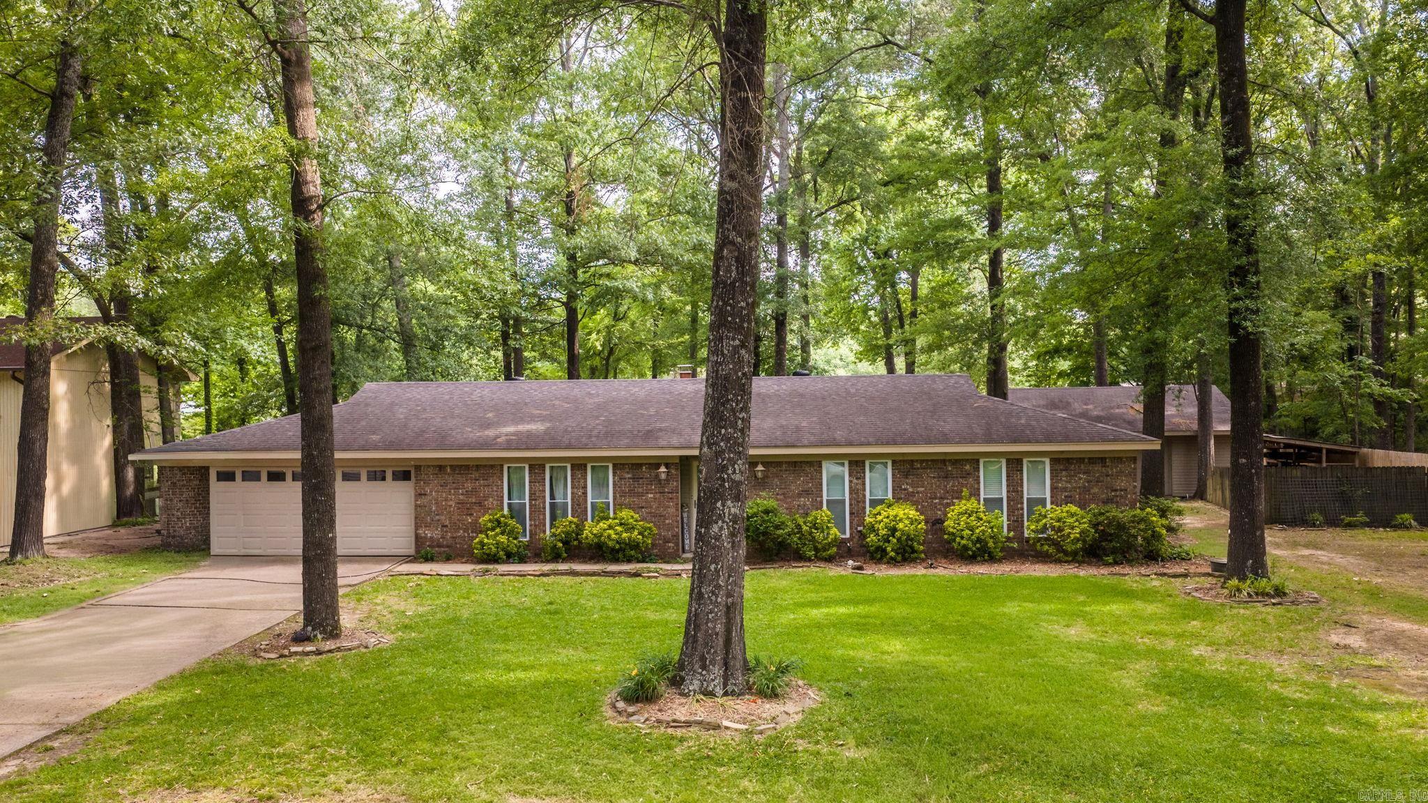 38 White Oak Dr Property Photo 1