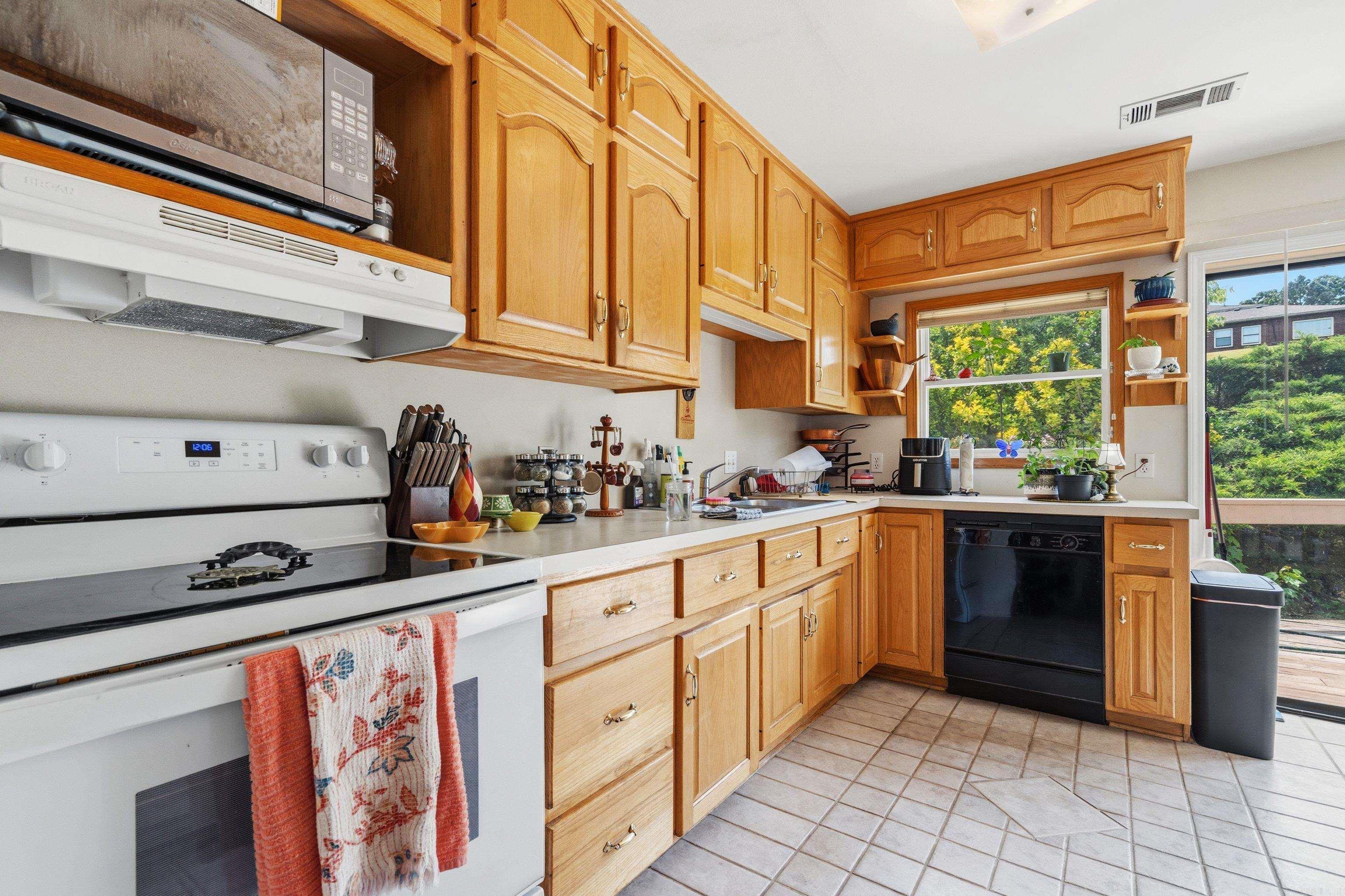 122 Havelock Place Property Photo 12