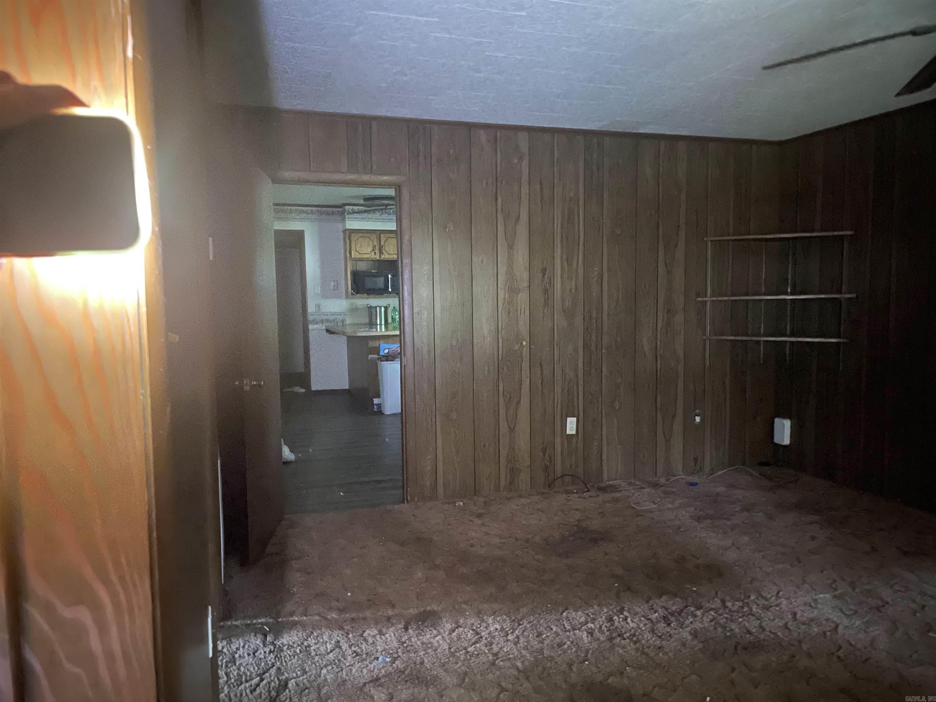 511 W 1st Street Property Photo 11