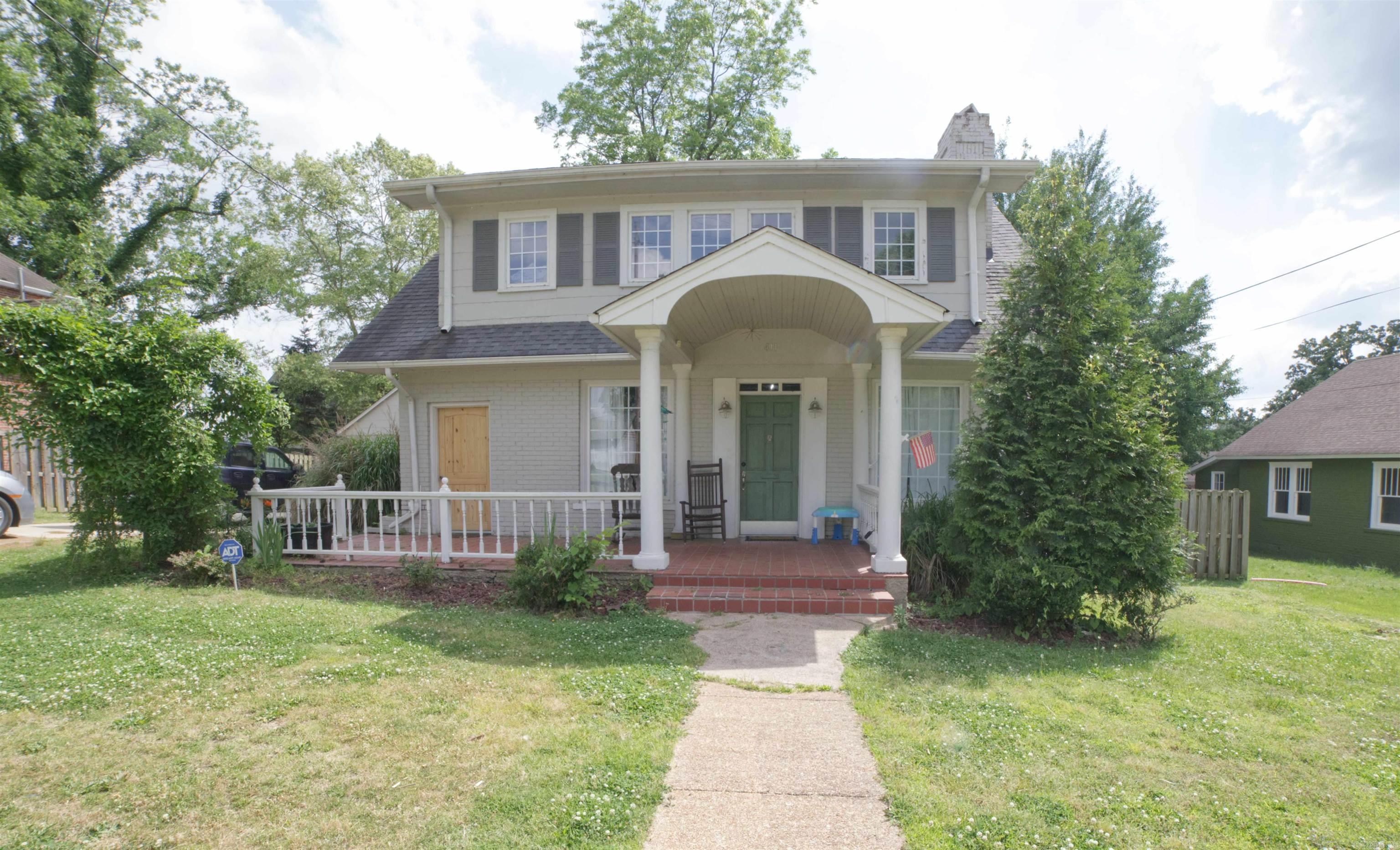 411 Pyburn Property Photo 1