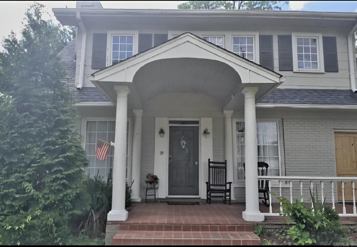 411 Pyburn Property Photo 4