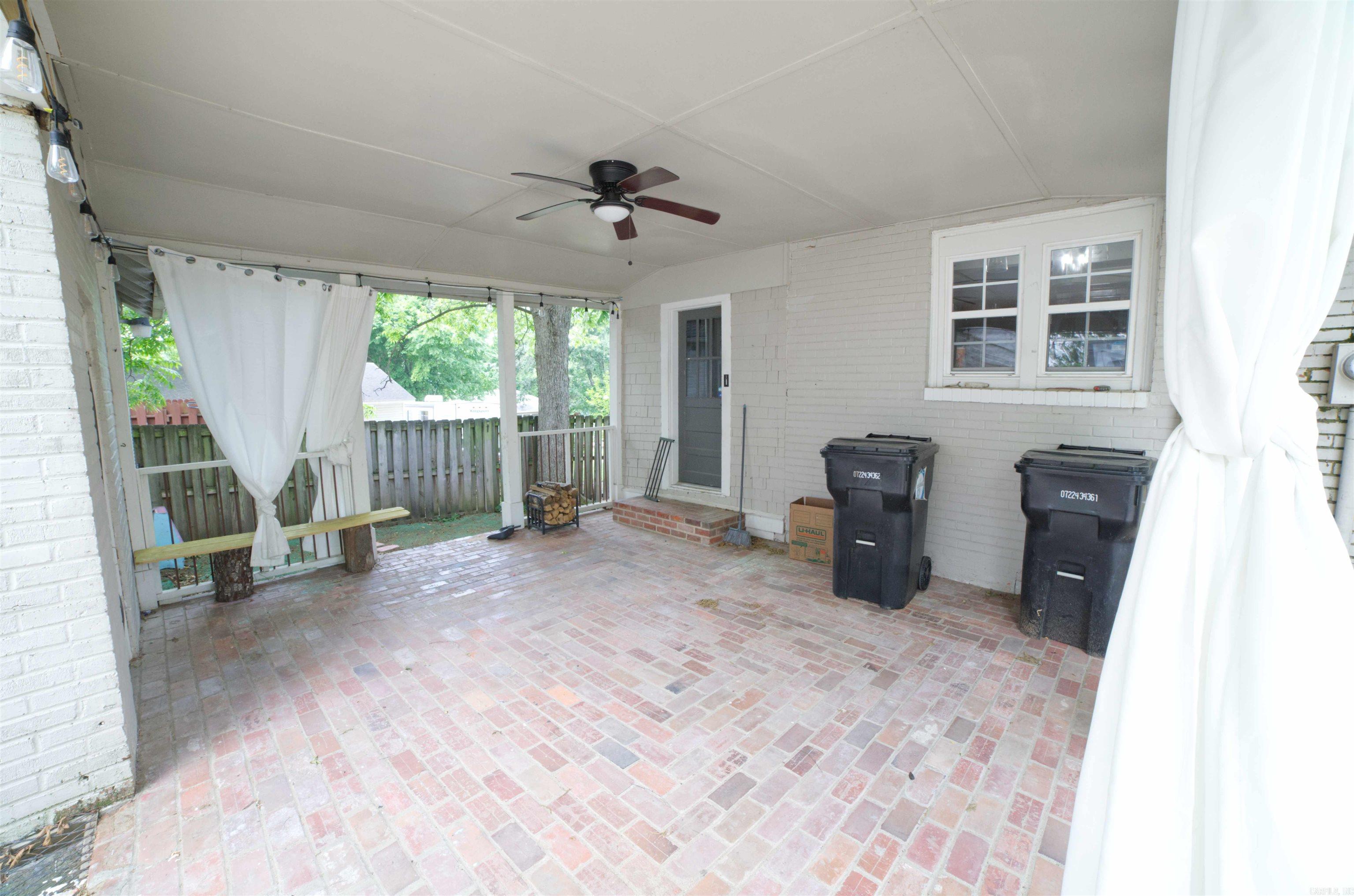411 Pyburn Property Photo 7