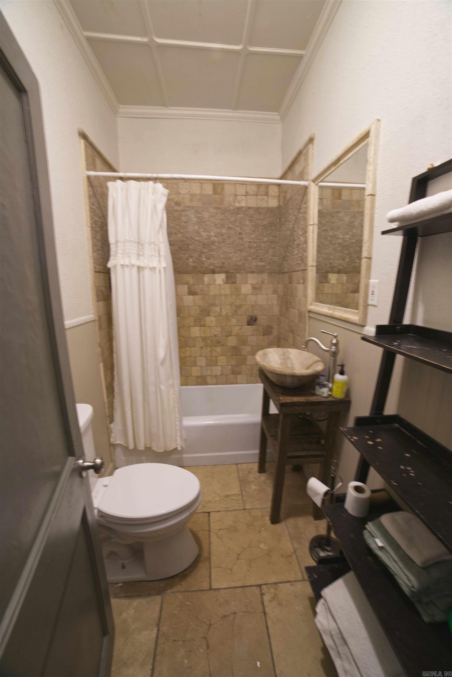 411 Pyburn Property Photo 15