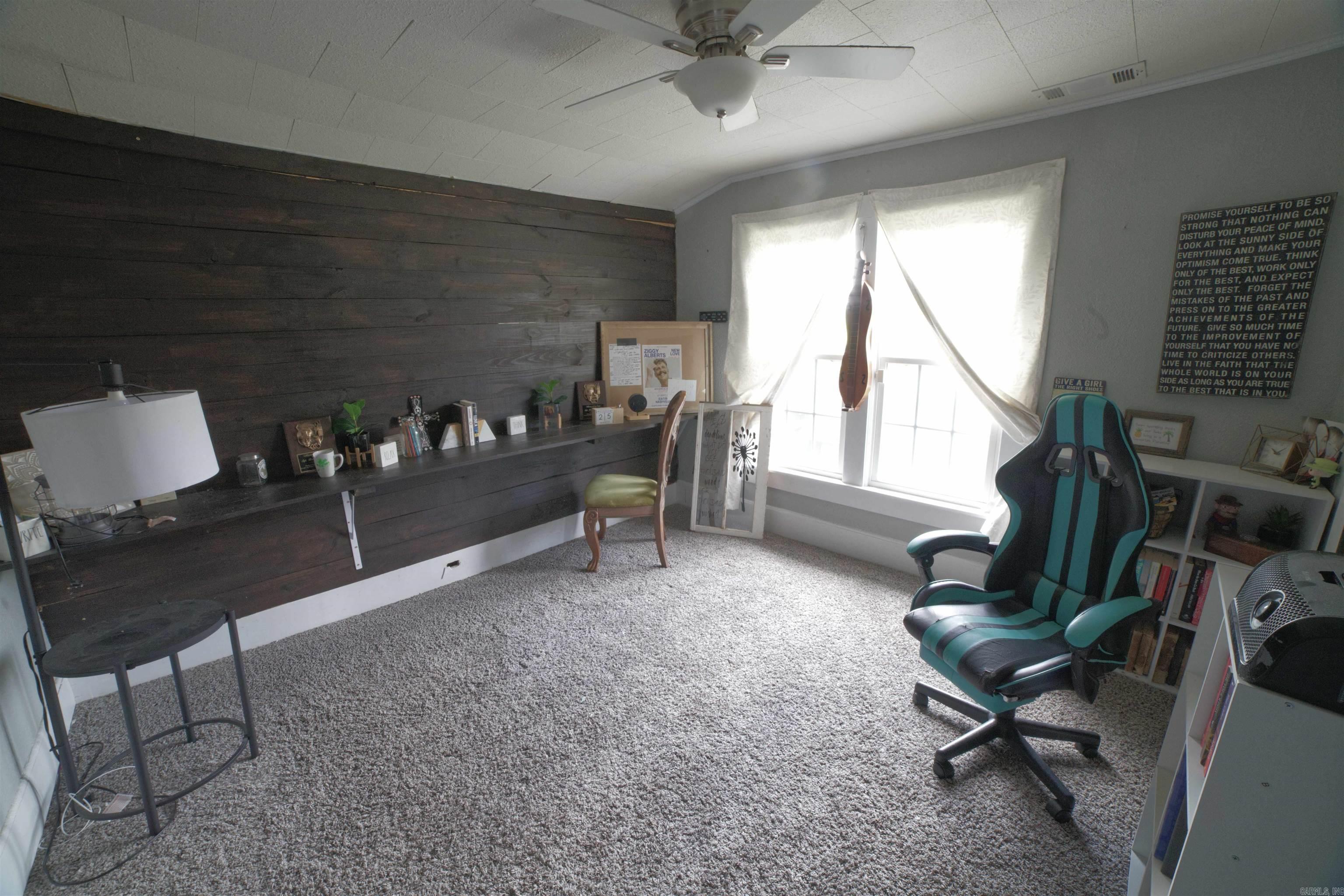 411 Pyburn Property Photo 23