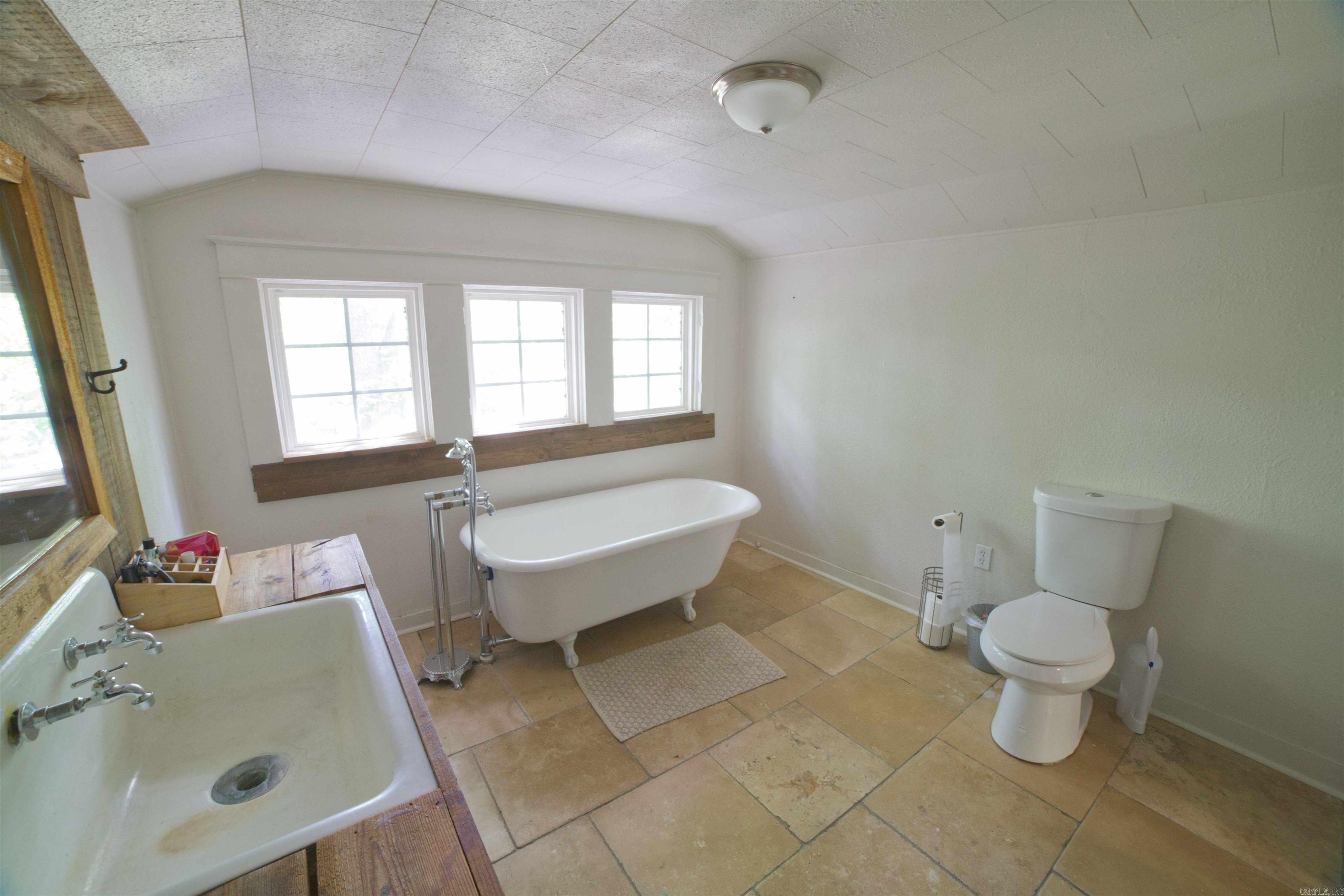 411 Pyburn Property Photo 26
