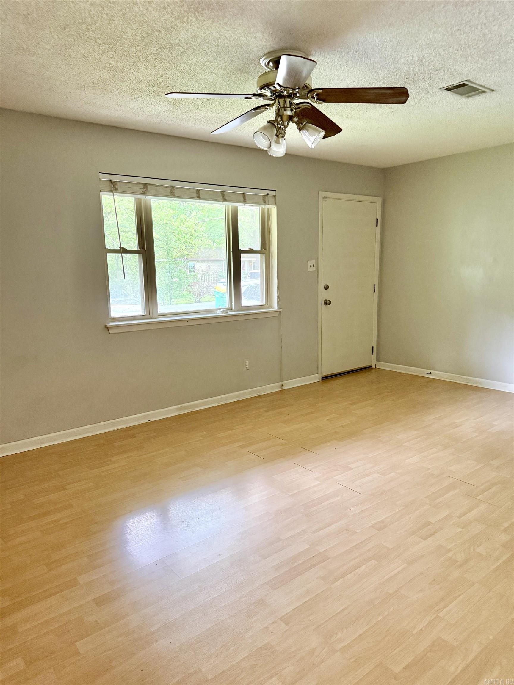 6 Fairfield Drive Property Photo 2