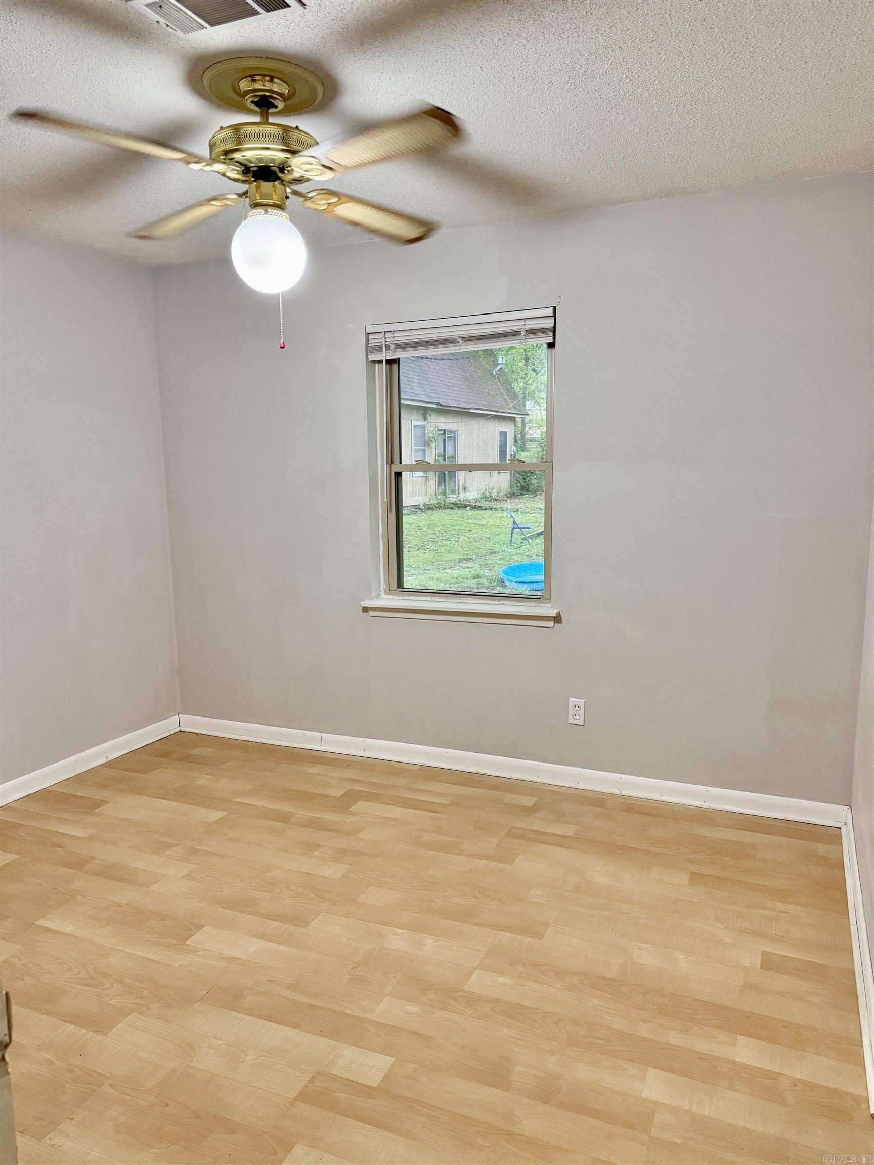 6 Fairfield Drive Property Photo 4