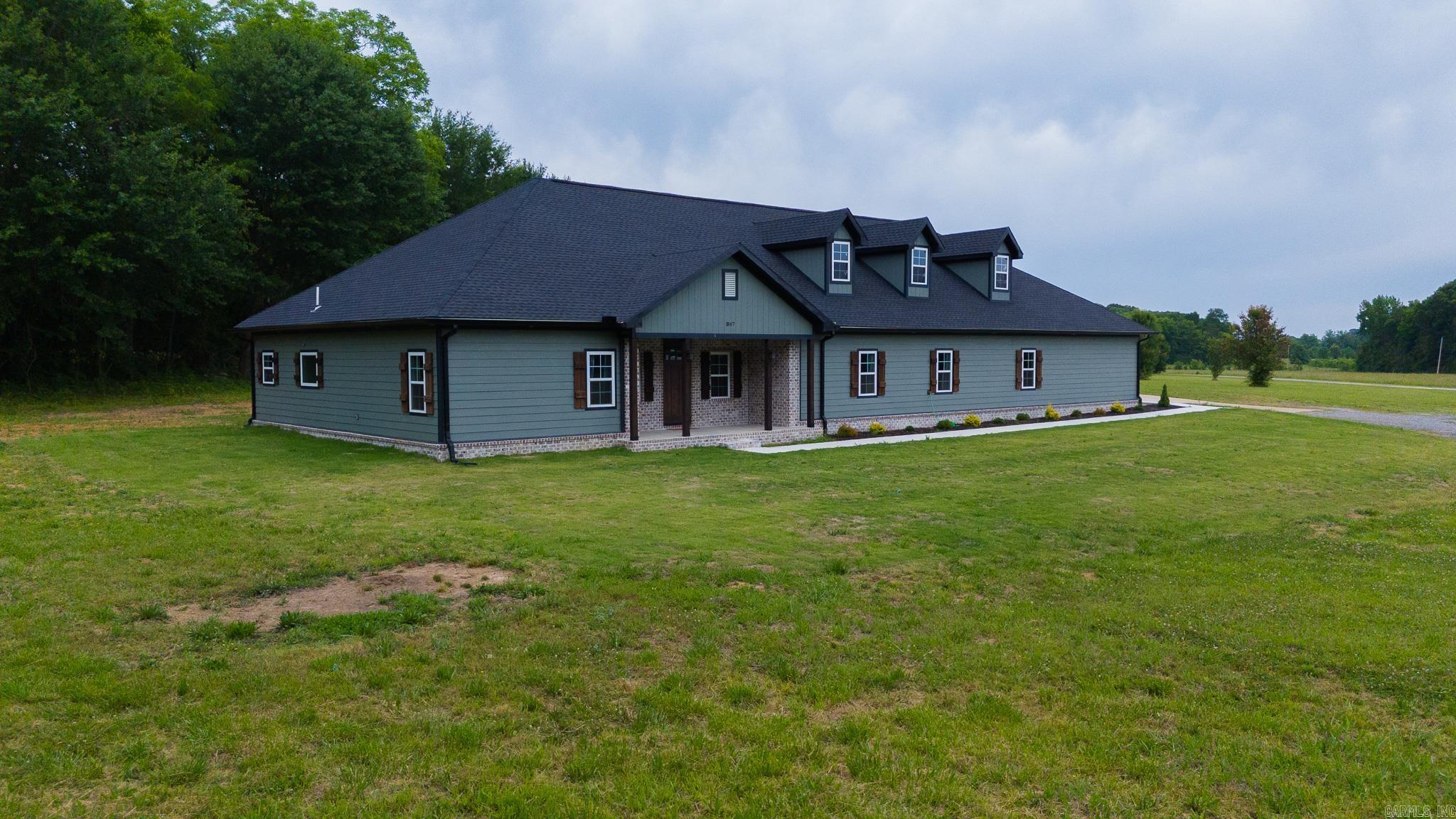 1867 Locust Grove Rd Property Photo 2
