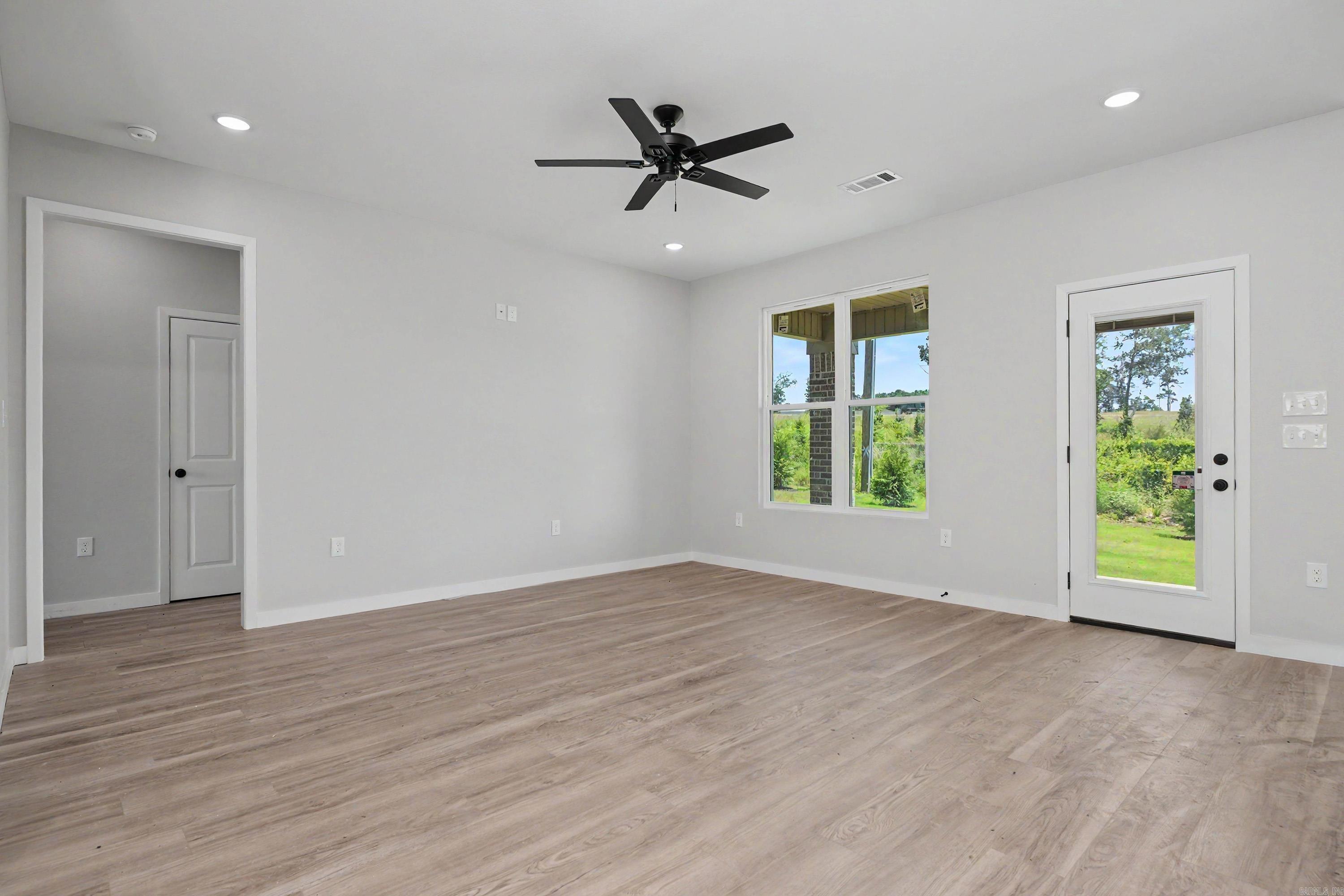 29 Walnut Valley Drive Property Photo 4