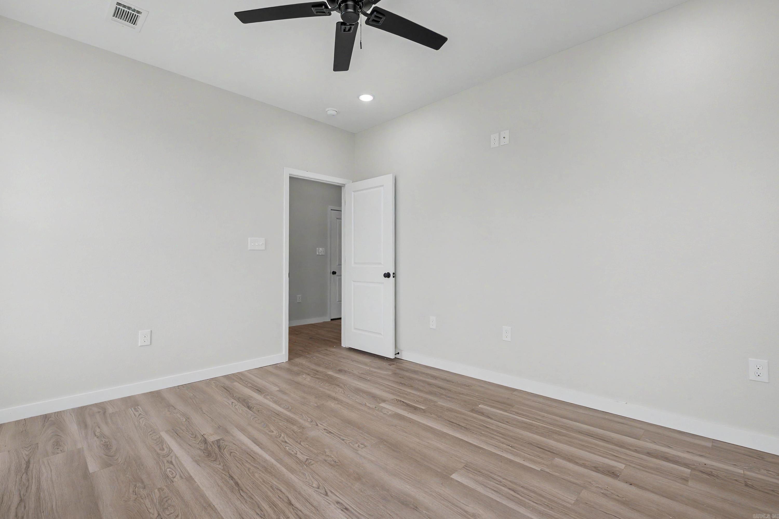 29 Walnut Valley Drive Property Photo 15