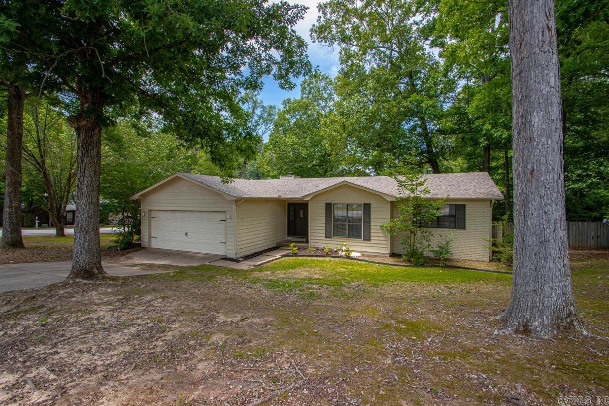 2101 Coral Tree Drive Property Photo 4