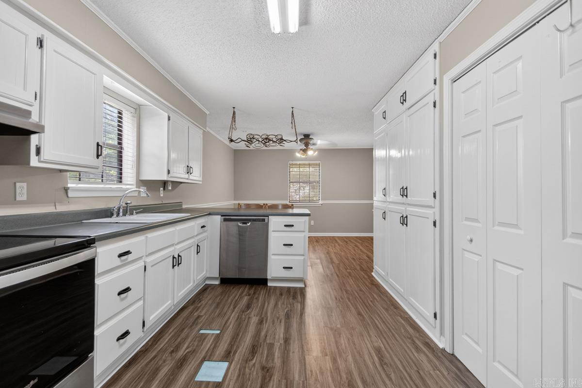 2101 Coral Tree Drive Property Photo 17