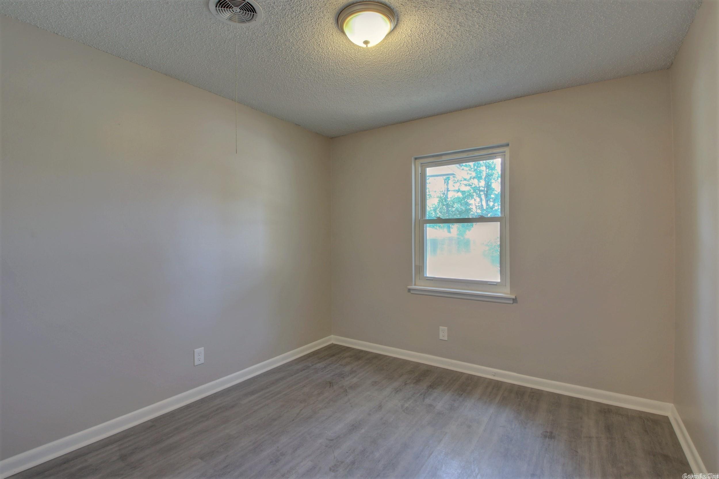 5806 Southwick Drive Property Photo 11