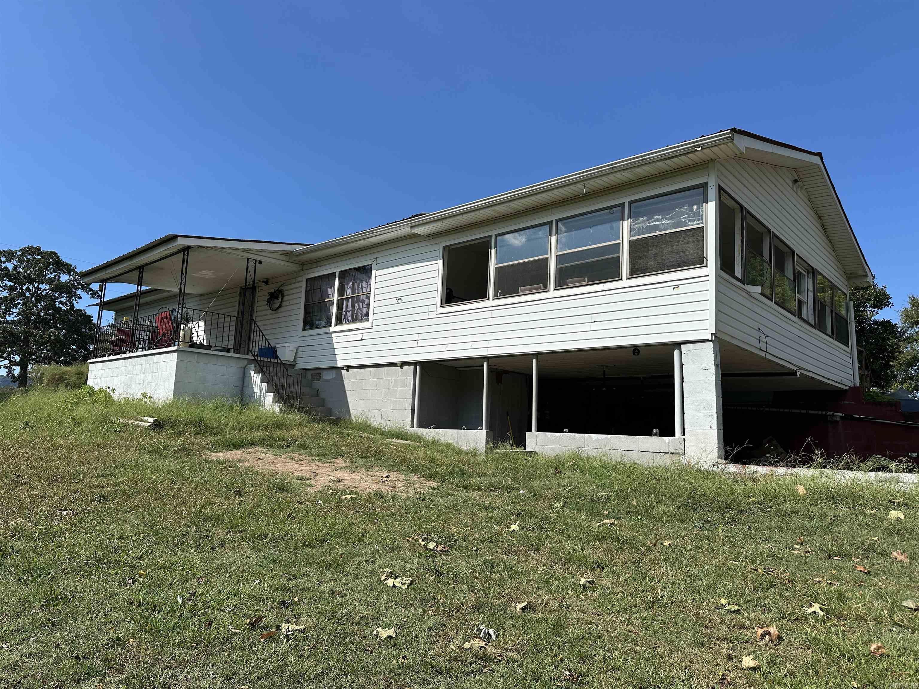 7429 Watts Road Property Photo 1