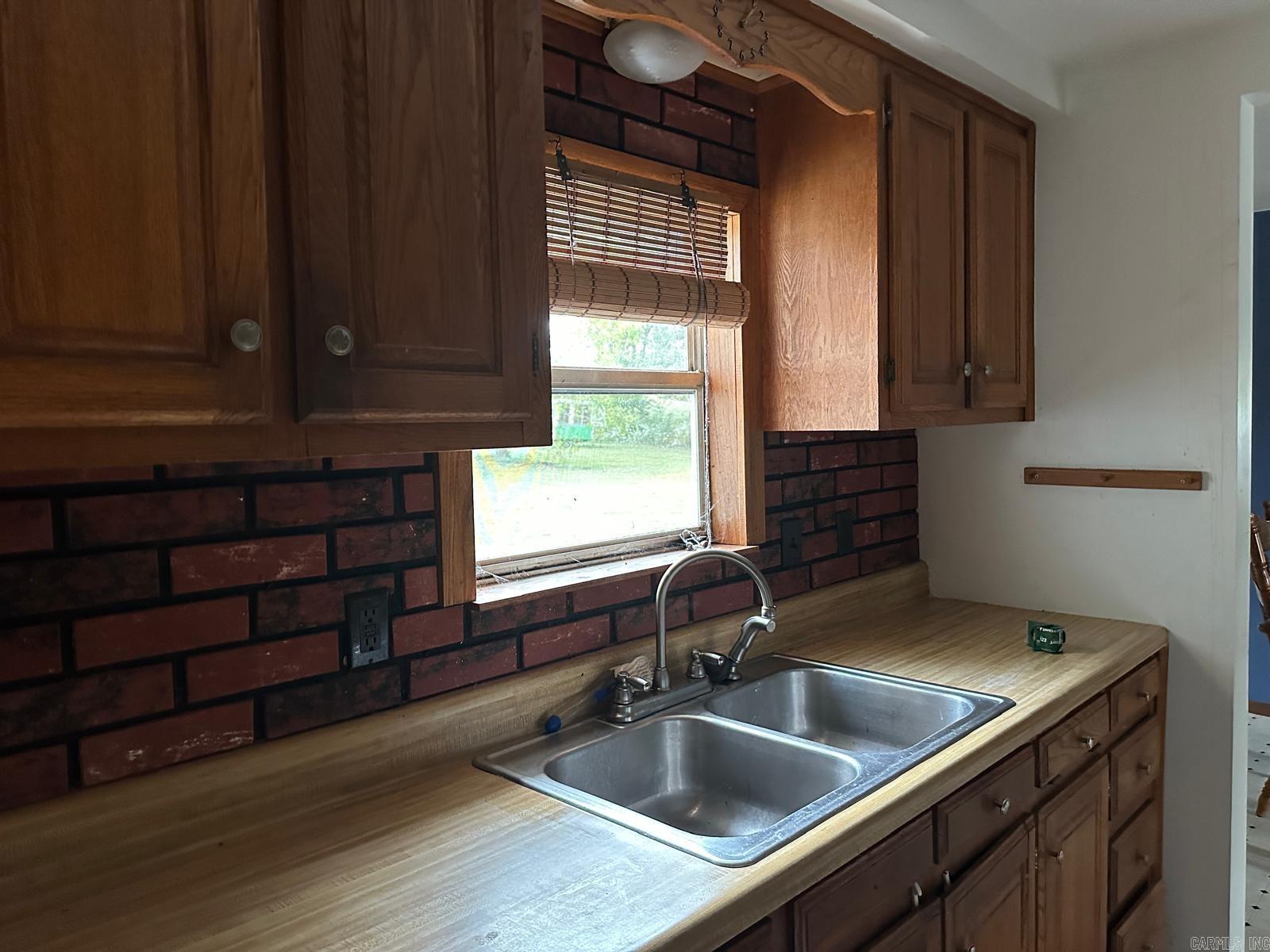 7429 Watts Road Property Photo 6