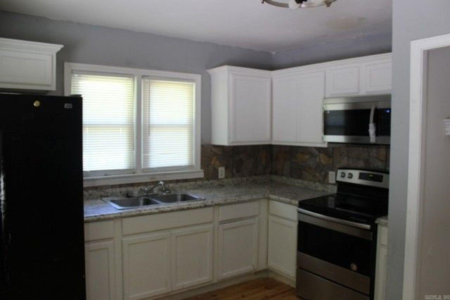 3806 S Highway 229 Property Photo 6